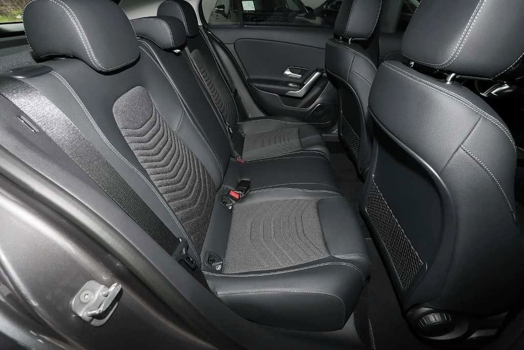 Mercedes-Benz Třídy A, 180 Progressive*MBUX*Kamera* - fotka 6