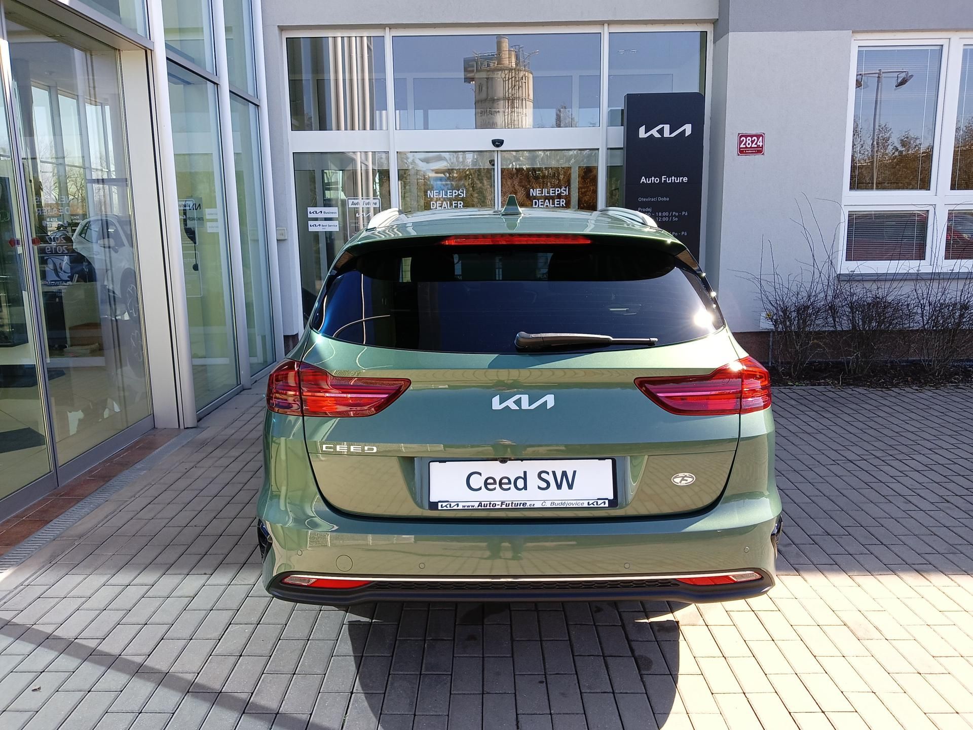 Kia Cee´d SW, 1.5 T-GDi 7DCT TOP - fotka 3