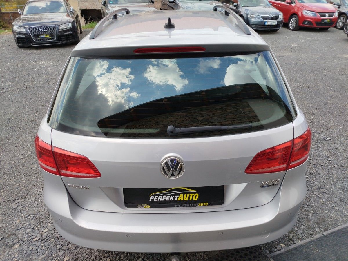 Volkswagen Passat, 2,0 TDi 103kW, 10xAirbag, TZ - fotka 5