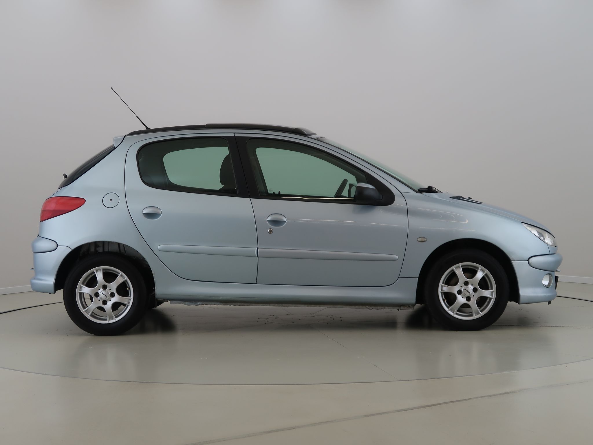 Peugeot 206, 1.4HDi,CZ,1Maj,AC,Střešní okno - fotka 4