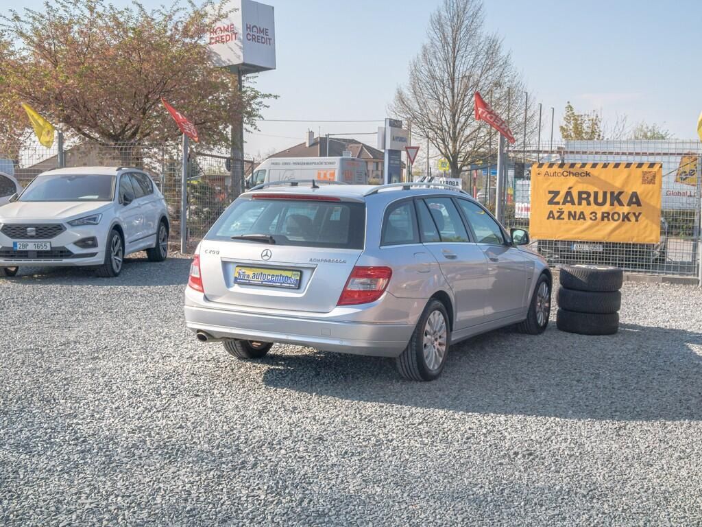 Mercedes-Benz Třídy C, 200 135KW mat – NAVIGACE - fotka 5