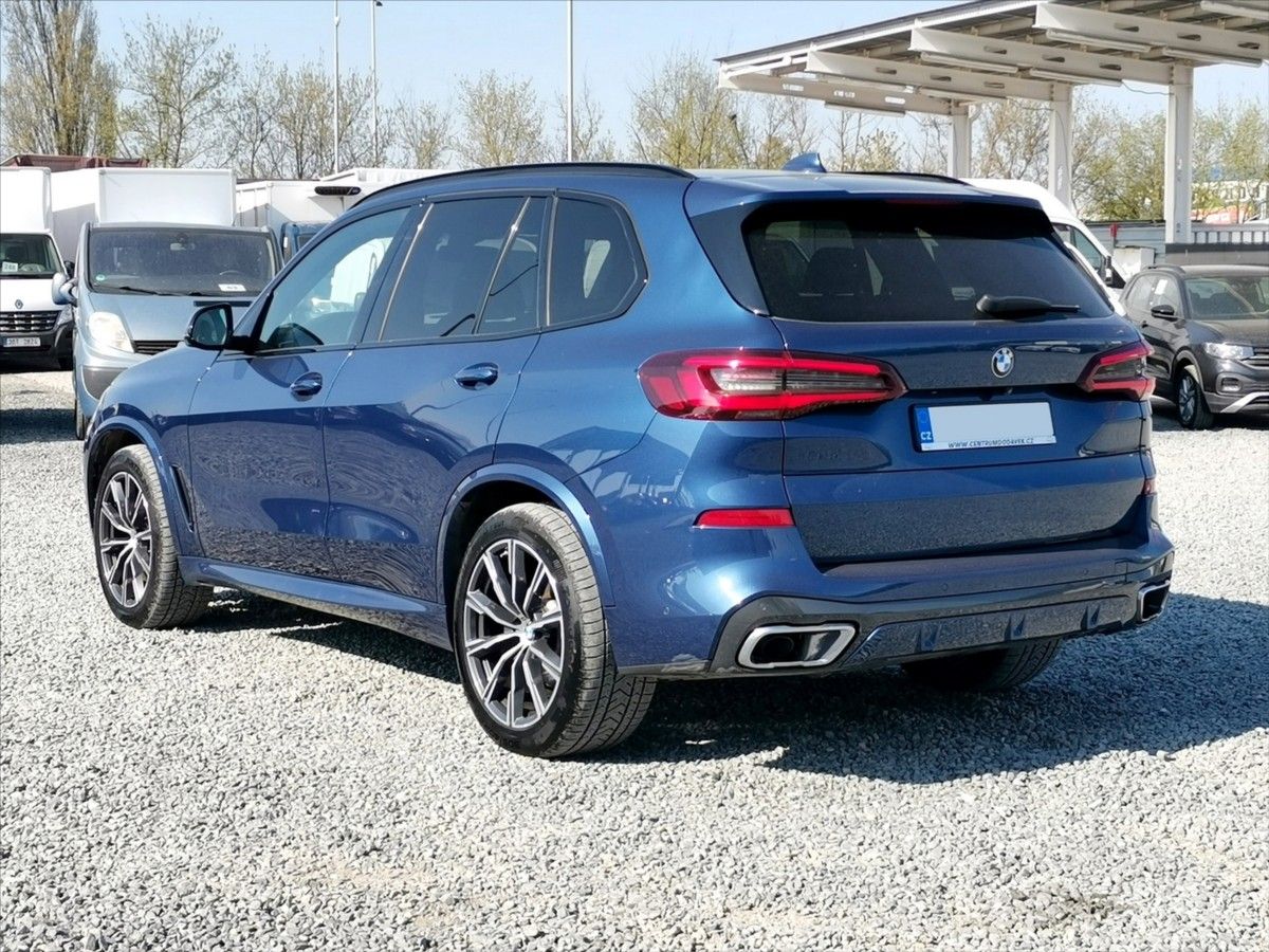 BMW X5, 30D Xd M Sport*HUD*Pano*tažné - fotka 4