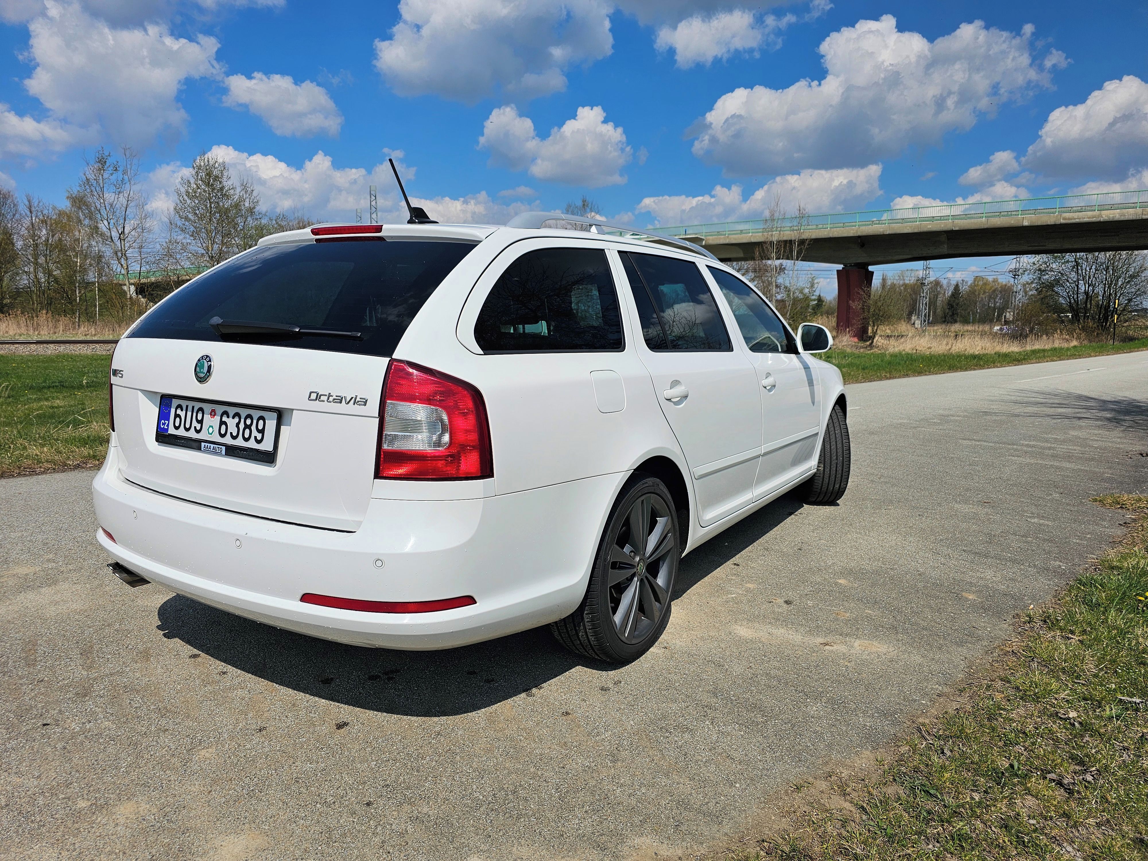 Škoda Octavia, RS 2.0 TSI - fotka 6