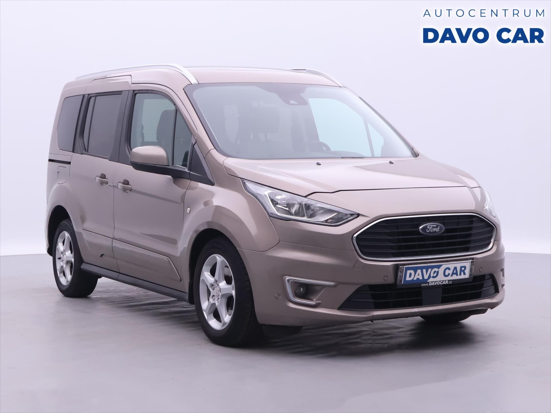 Ford Tourneo Connect, 1,5 TDCI Titanium Tažné CZ