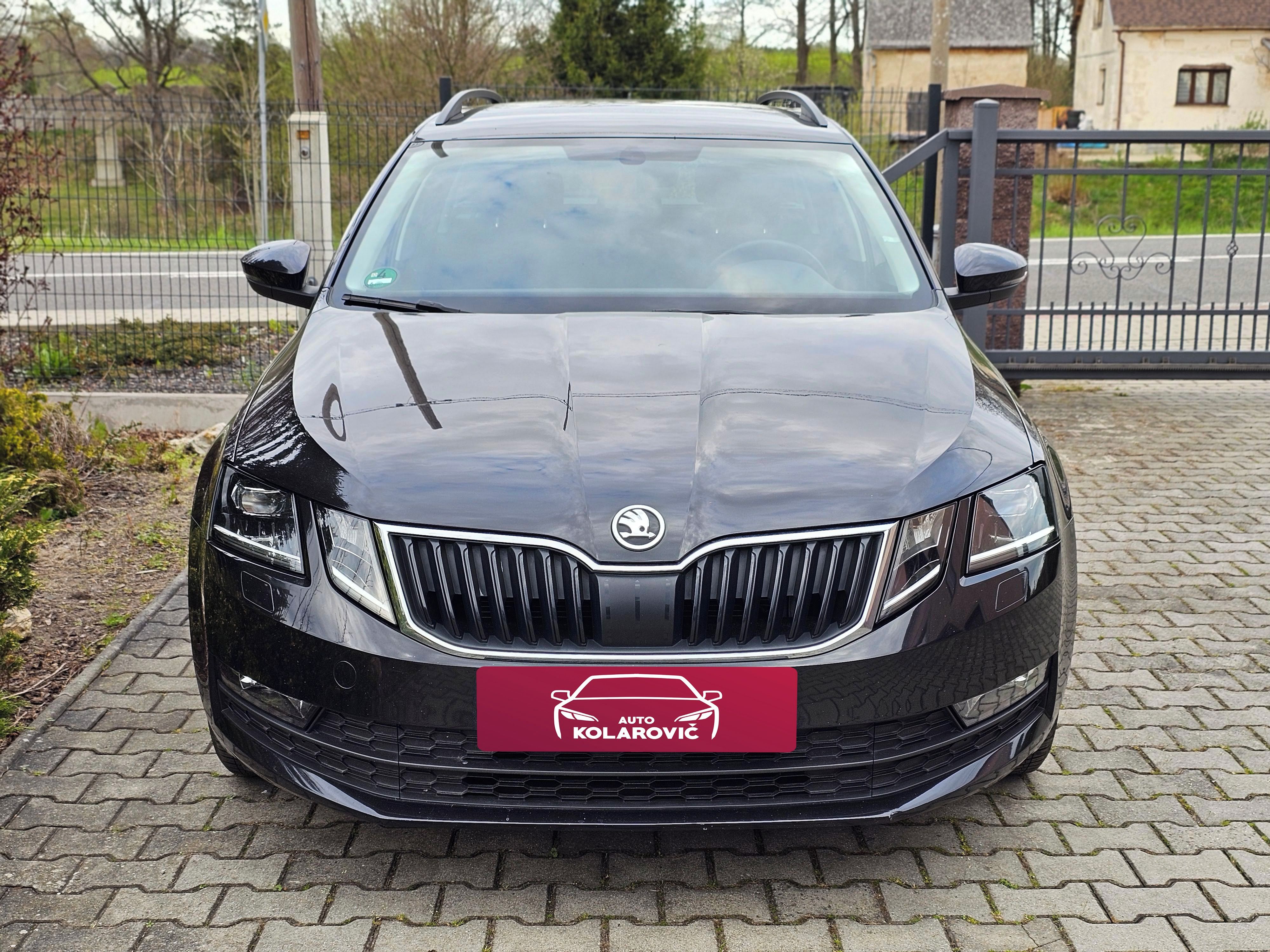 Škoda Octavia, 1.6 TDi DSG - fotka 2