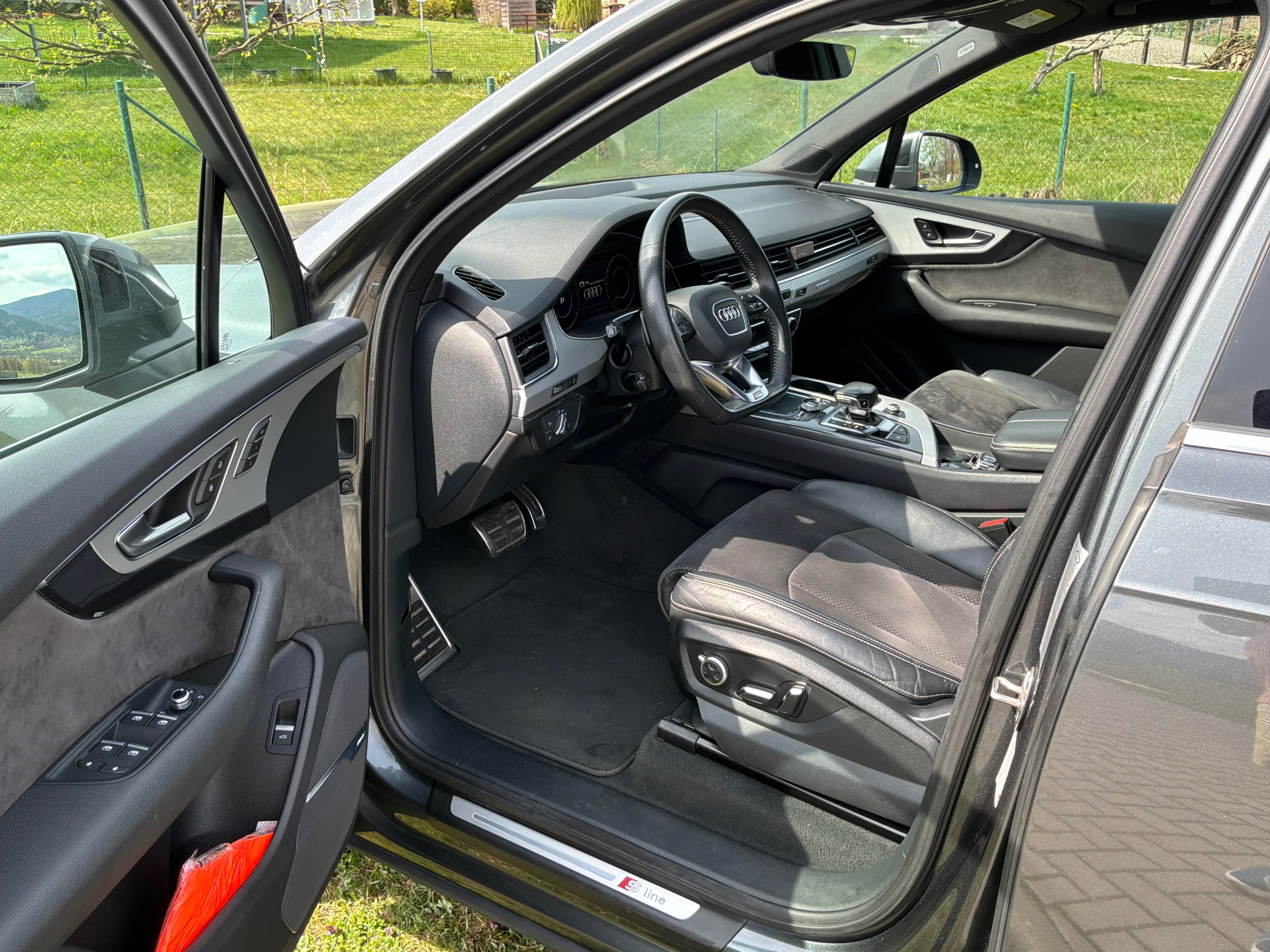 Audi Q7, AUDI Q7 50 TDI servisované - fotka 5