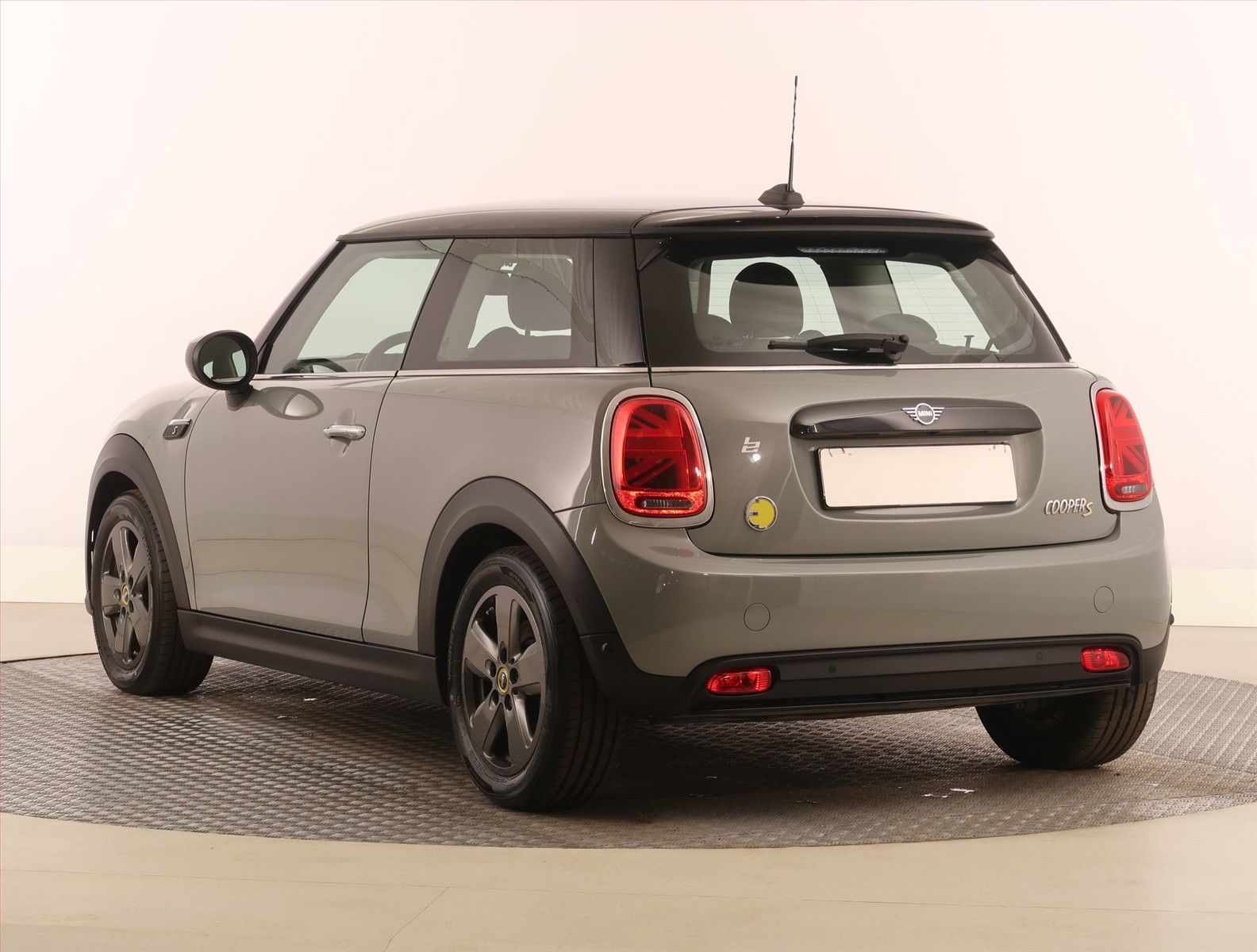 Mini, Cooper SE 32 kWh, SoH 96% - fotka 4