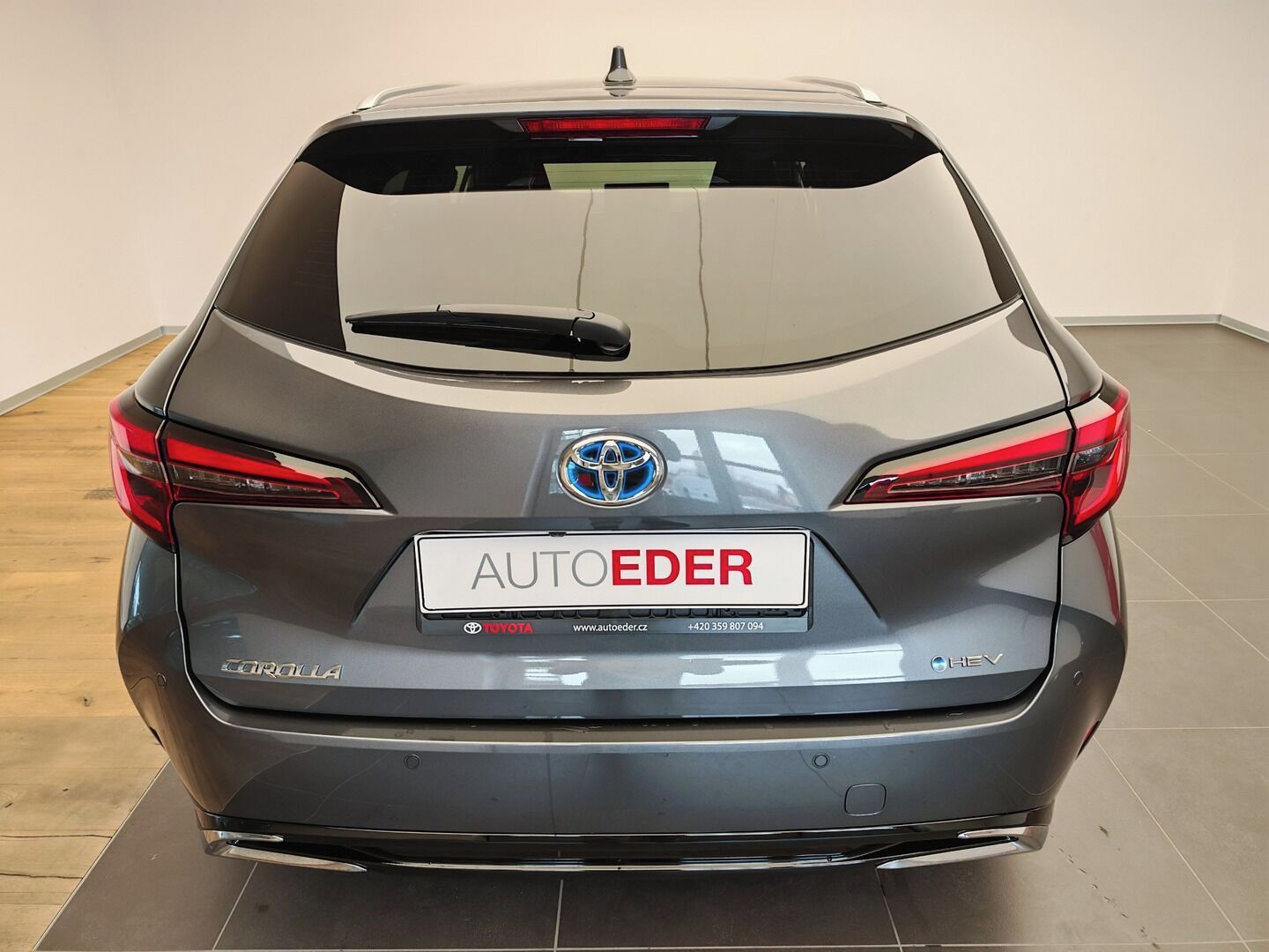 Toyota Corolla, 1,8 Hybrid e-CVT Style - fotka 5