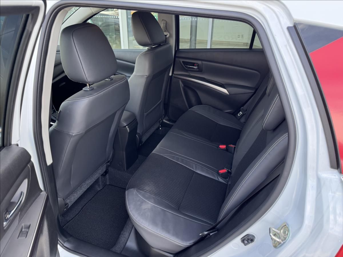 Suzuki S-Cross, 1,4 Elegance 6AT Hybrid - fotka 5