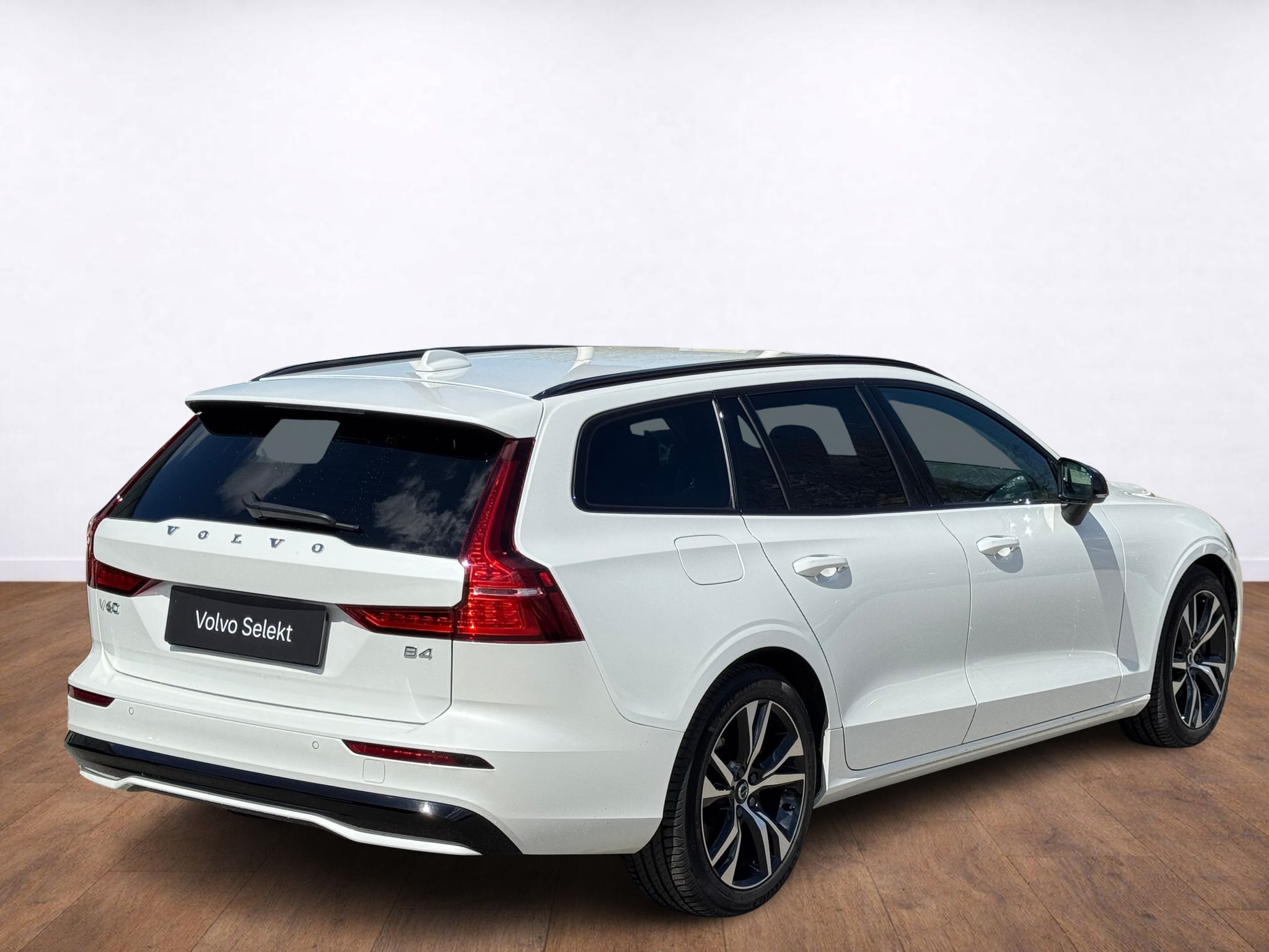 Volvo V60, PLUS DARK B4 - fotka 5
