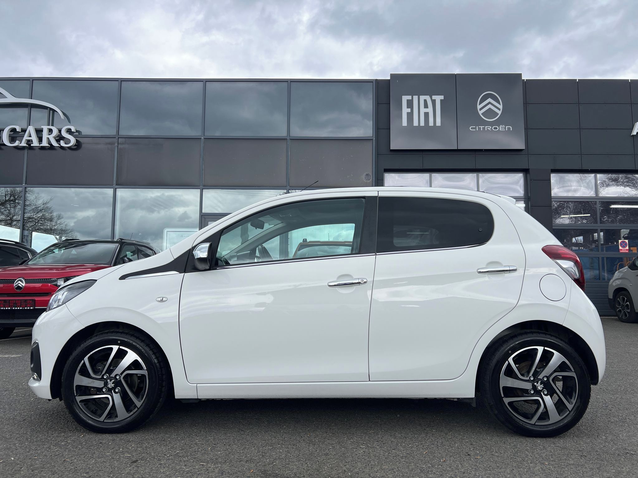 Peugeot 108, 1.2 60kW SERVIS ZÁRUKA KAMERA - fotka 4