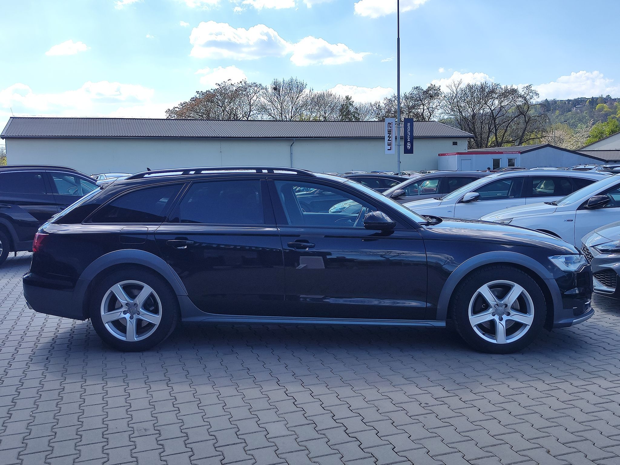 Audi A6 allroad, 3.0 TDi/160kW S-Line Quattro - fotka 4