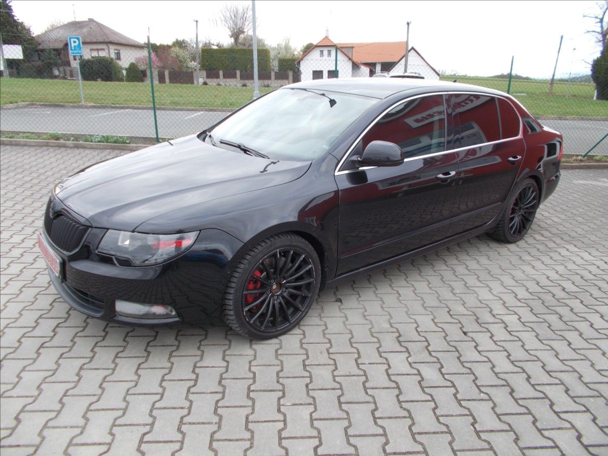 Škoda Superb, 3,6 V6 DSG ČR 4x4 NOVÁ STK PĚK - fotka 4