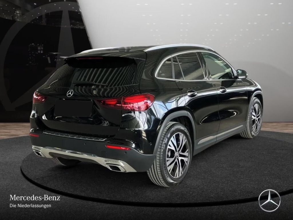 Mercedes-Benz GLA, 220 4M Progressive*MBUX*Navi* - fotka 4