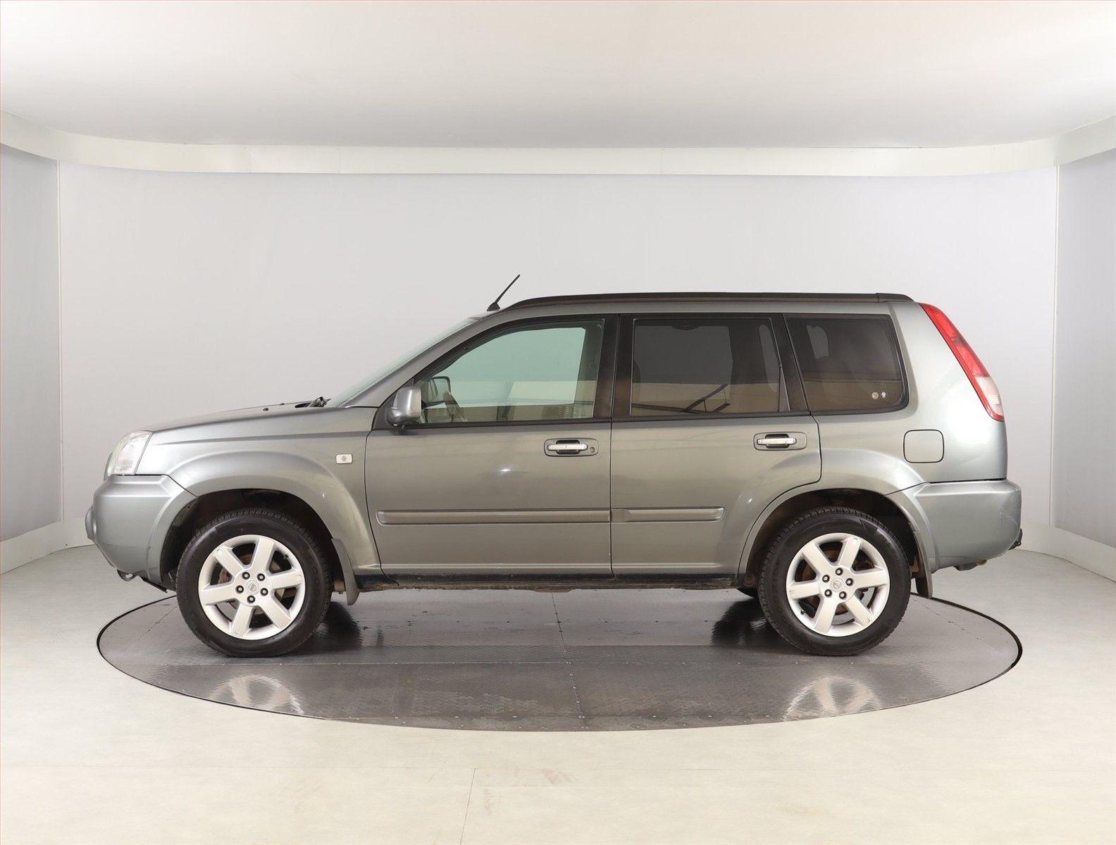 Nissan X-Trail, 2.2 dCi, 4X4, Tažné - fotka 3