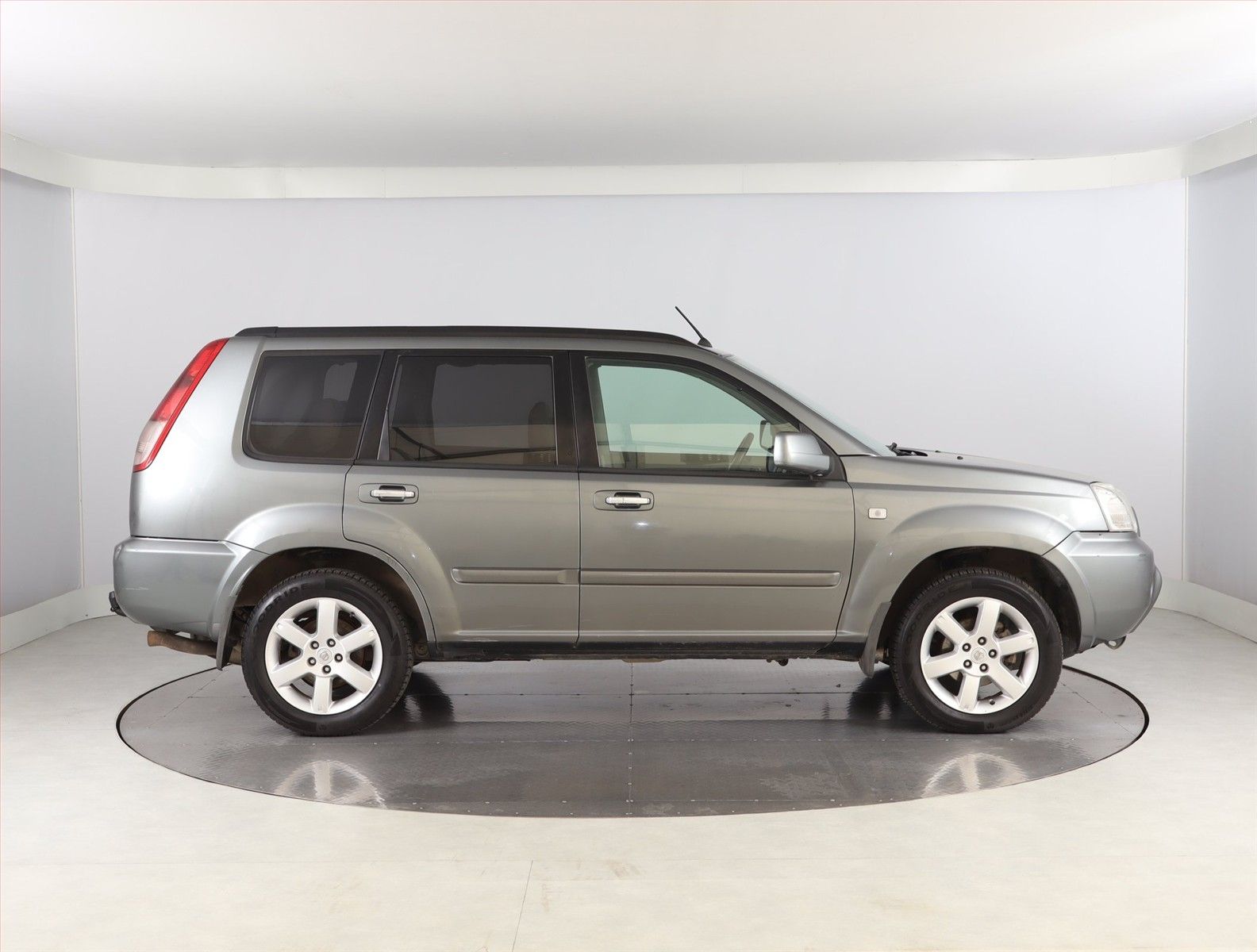 Nissan X-Trail, 2.2 dCi, 4X4, Tažné - fotka 6