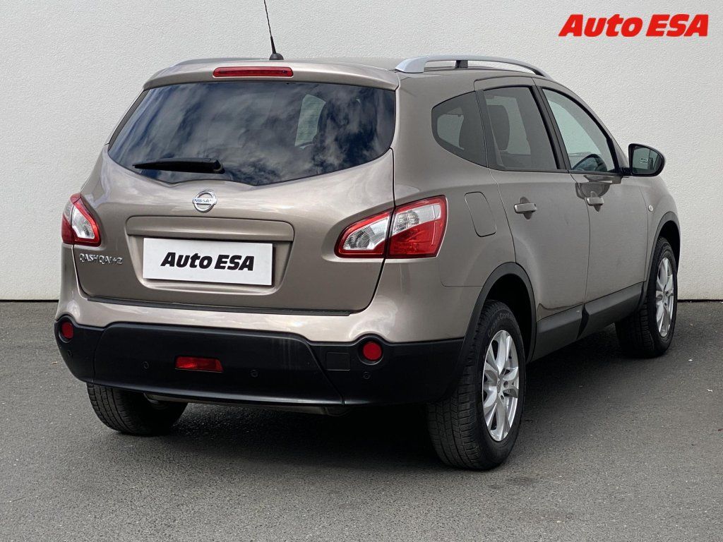 Nissan Qashqai, 1.6 +2 - fotka 4