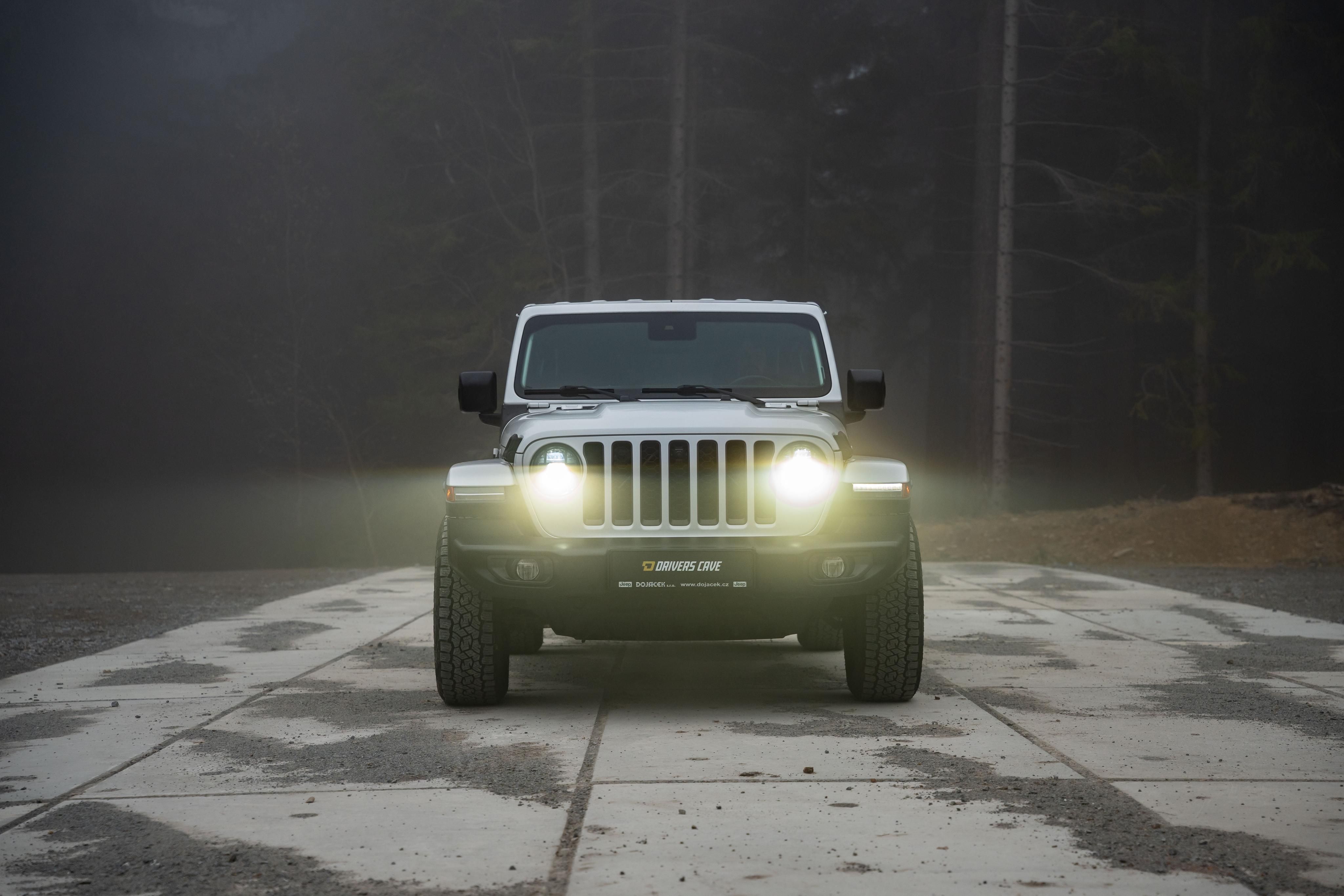 Jeep Wrangler, 2.0 Unlimited 80. Anniversary - fotka 3