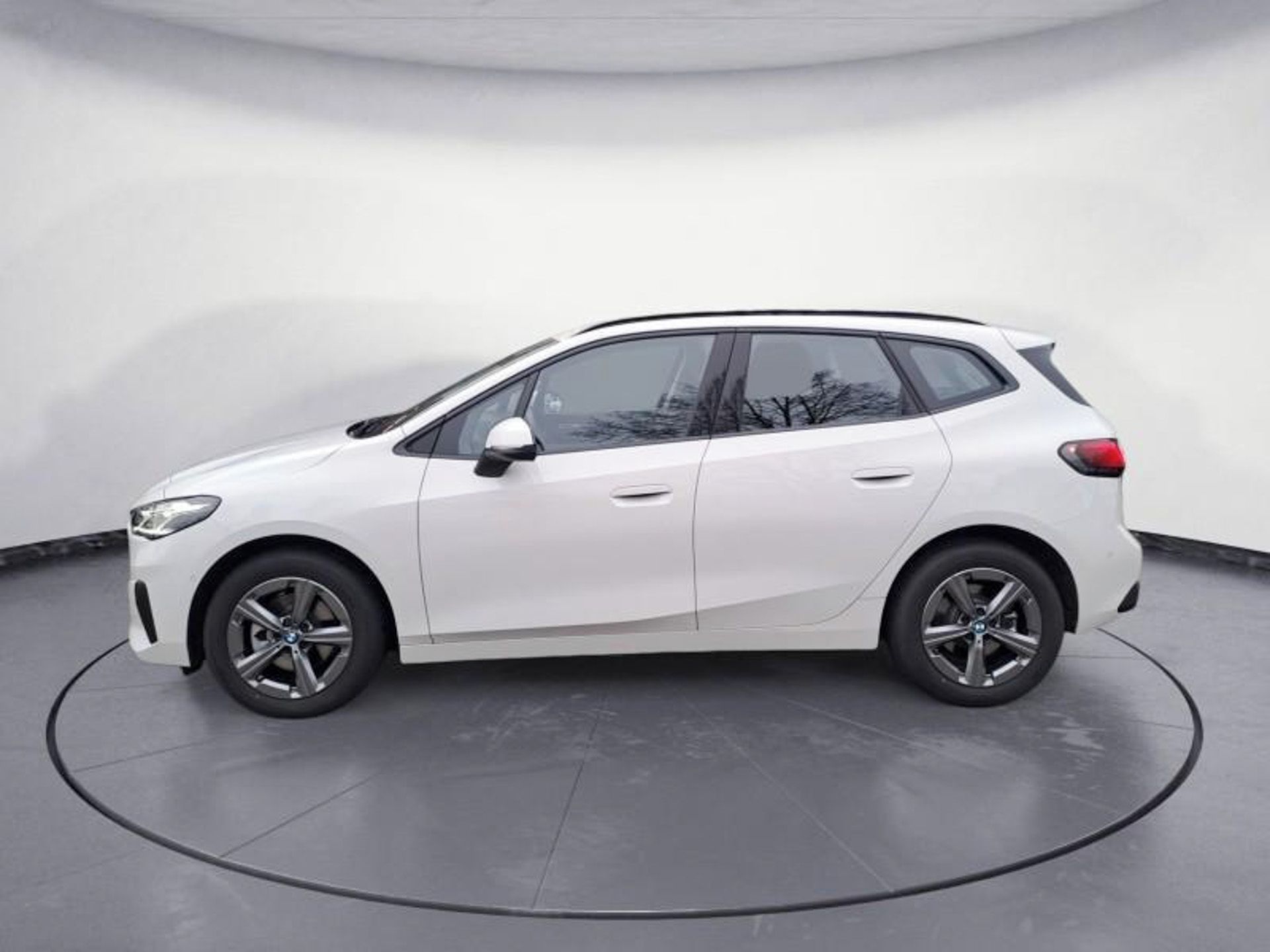 BMW Řada 2, 220i Active Tourer - fotka 6