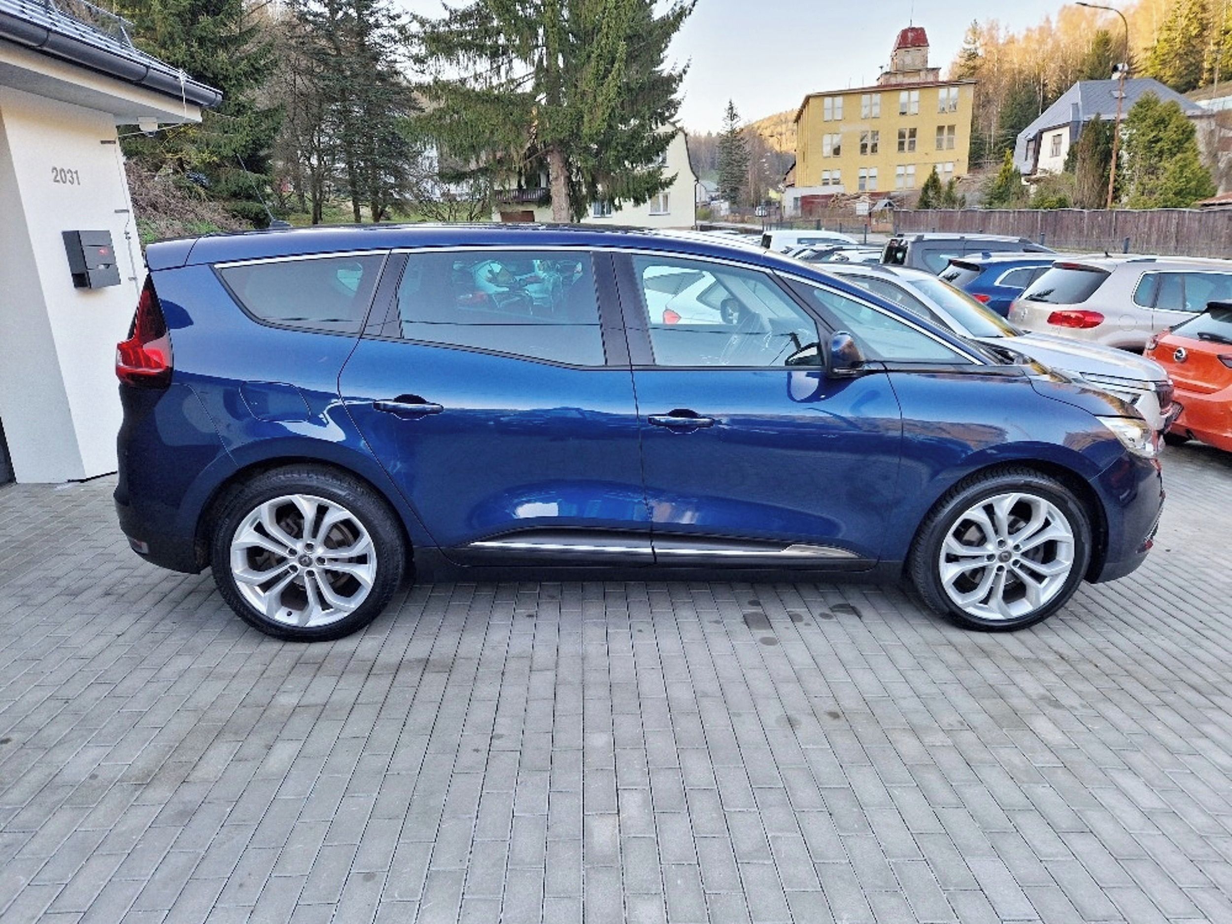 Renault Grand Scénic, 1.7 dCi (110 kW), 7 míst - fotka 6