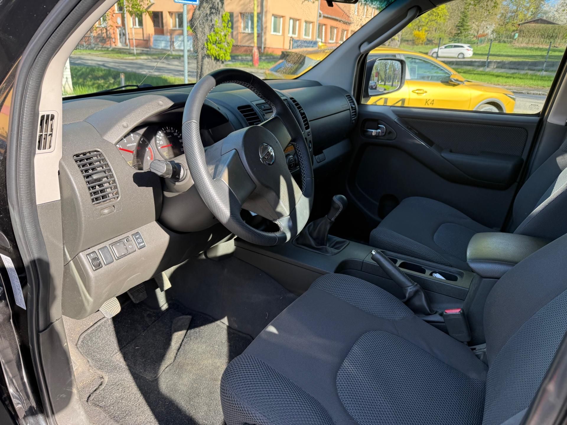 Nissan Navara, 2.5D  126kw 4x4 - fotka 6