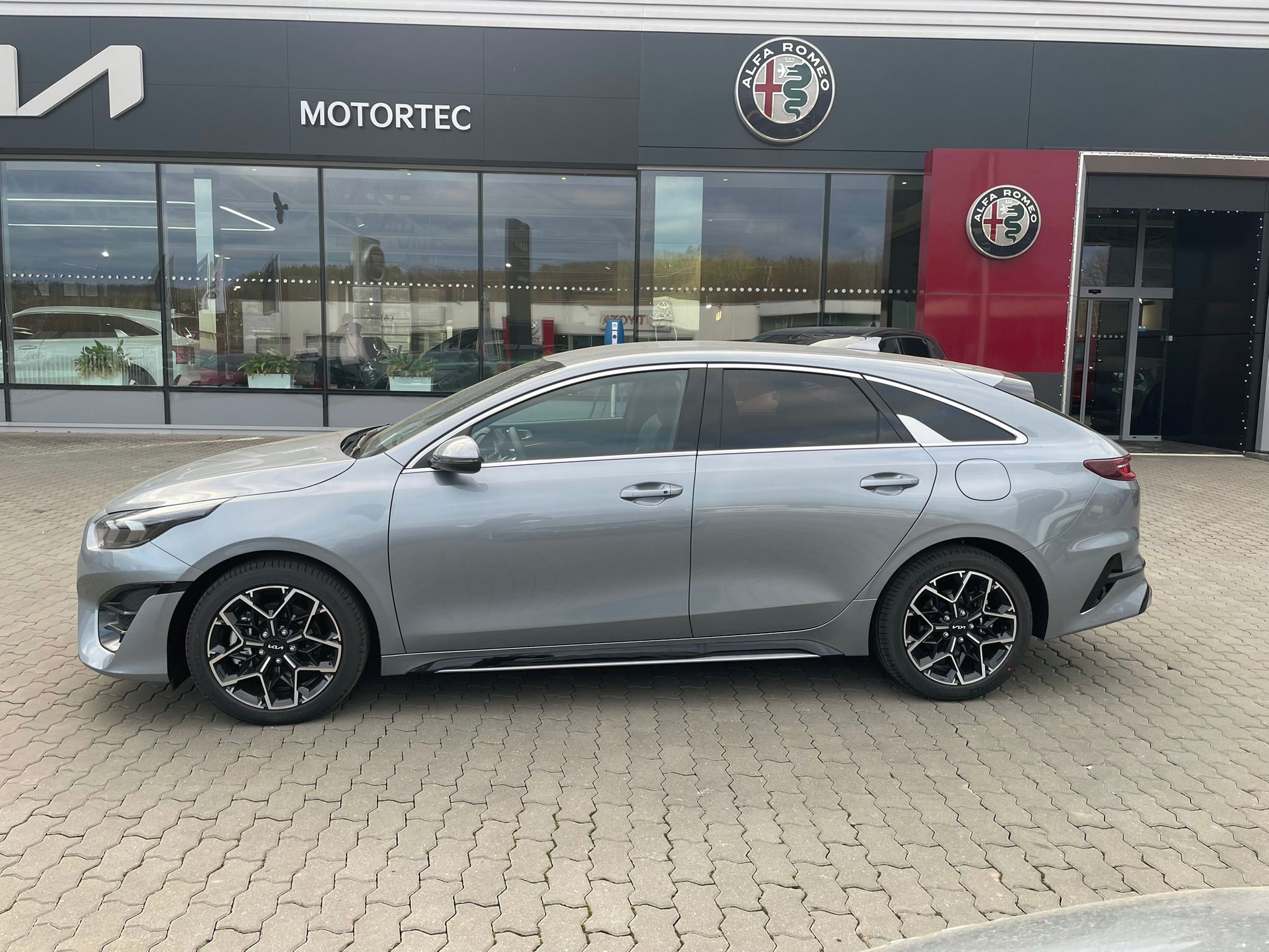 Kia ProCeed, 1,5 T-GDi GPF 7DCT GT LINE PLU - fotka 4