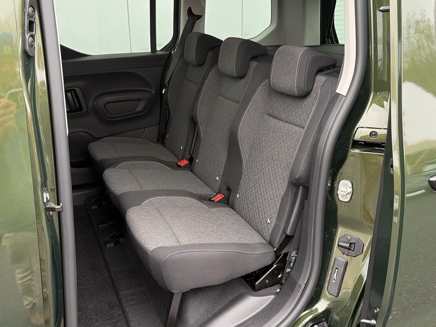 Opel Combo, 1.2Turbo 110k 81kW Edition Plu - fotka 6