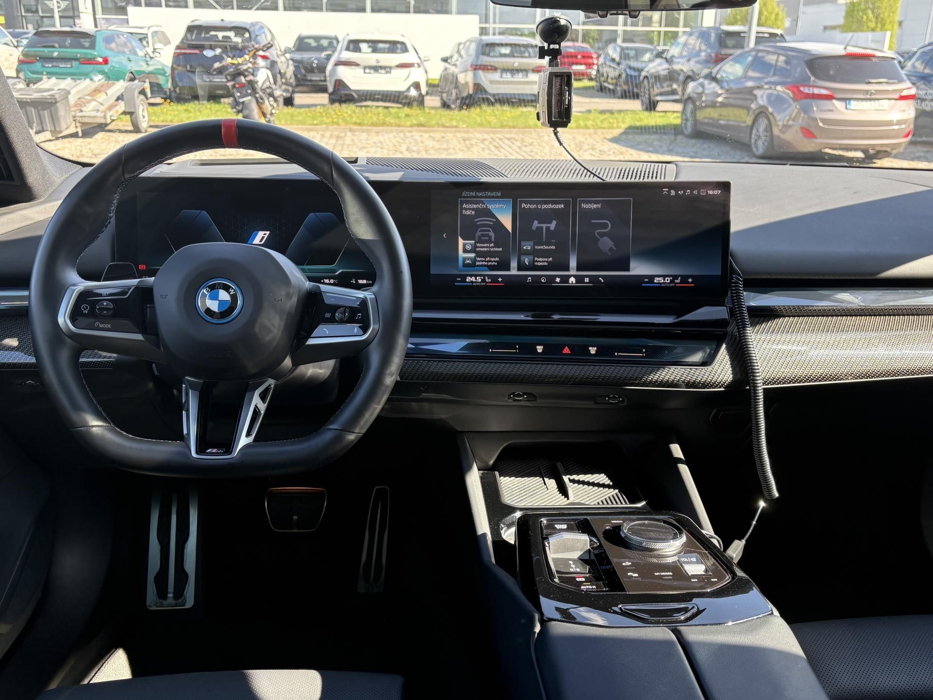 BMW i5, i5 M60 xDrive, 442kw - fotka 5