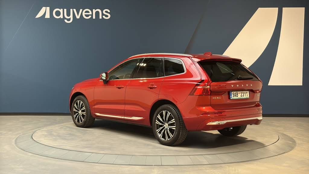 Volvo XC60, B4 AWD diesel Inscription Auto - fotka 3