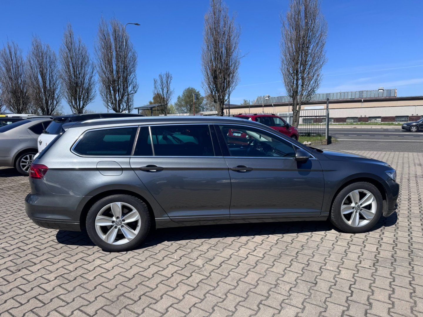 Volkswagen Passat, B8 DSG 2,0 110KW ROZV. BEZ ADB - fotka 6