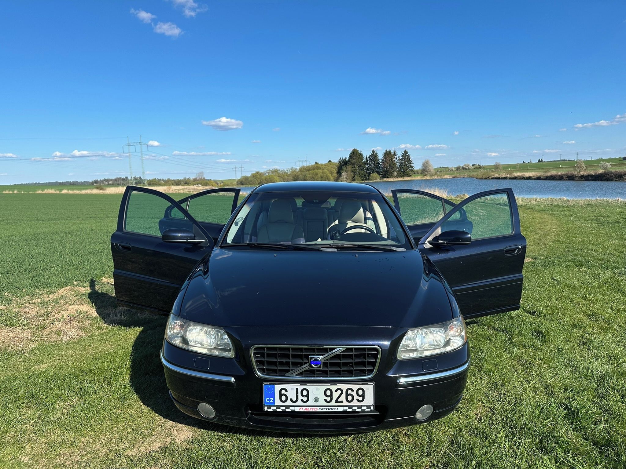 Volvo S60, 2,4 D5 120kW - Summum - fotka 3