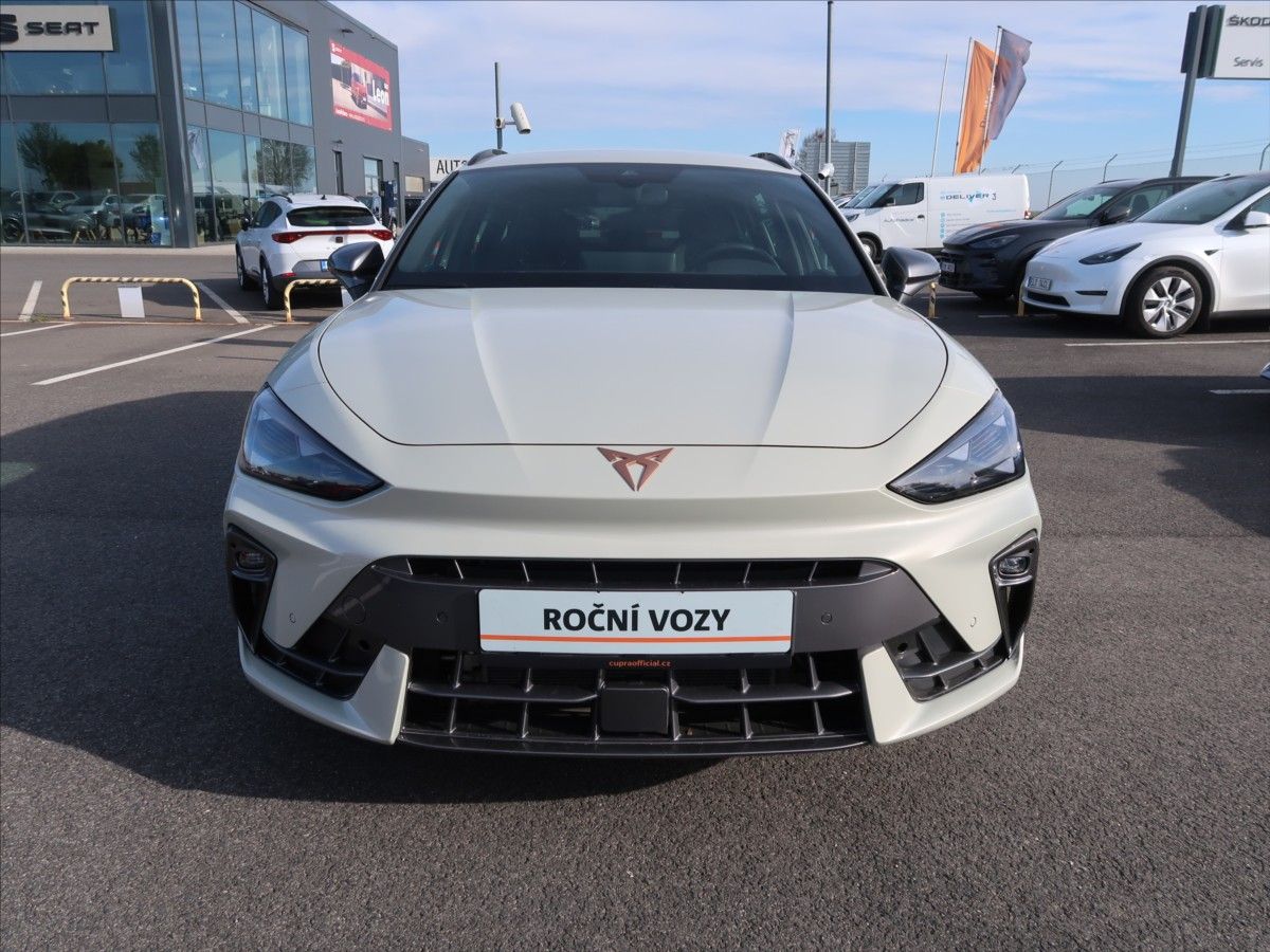 Cupra Leon, 1,5 ST SP e-HYBRID 204k DSG - fotka 4