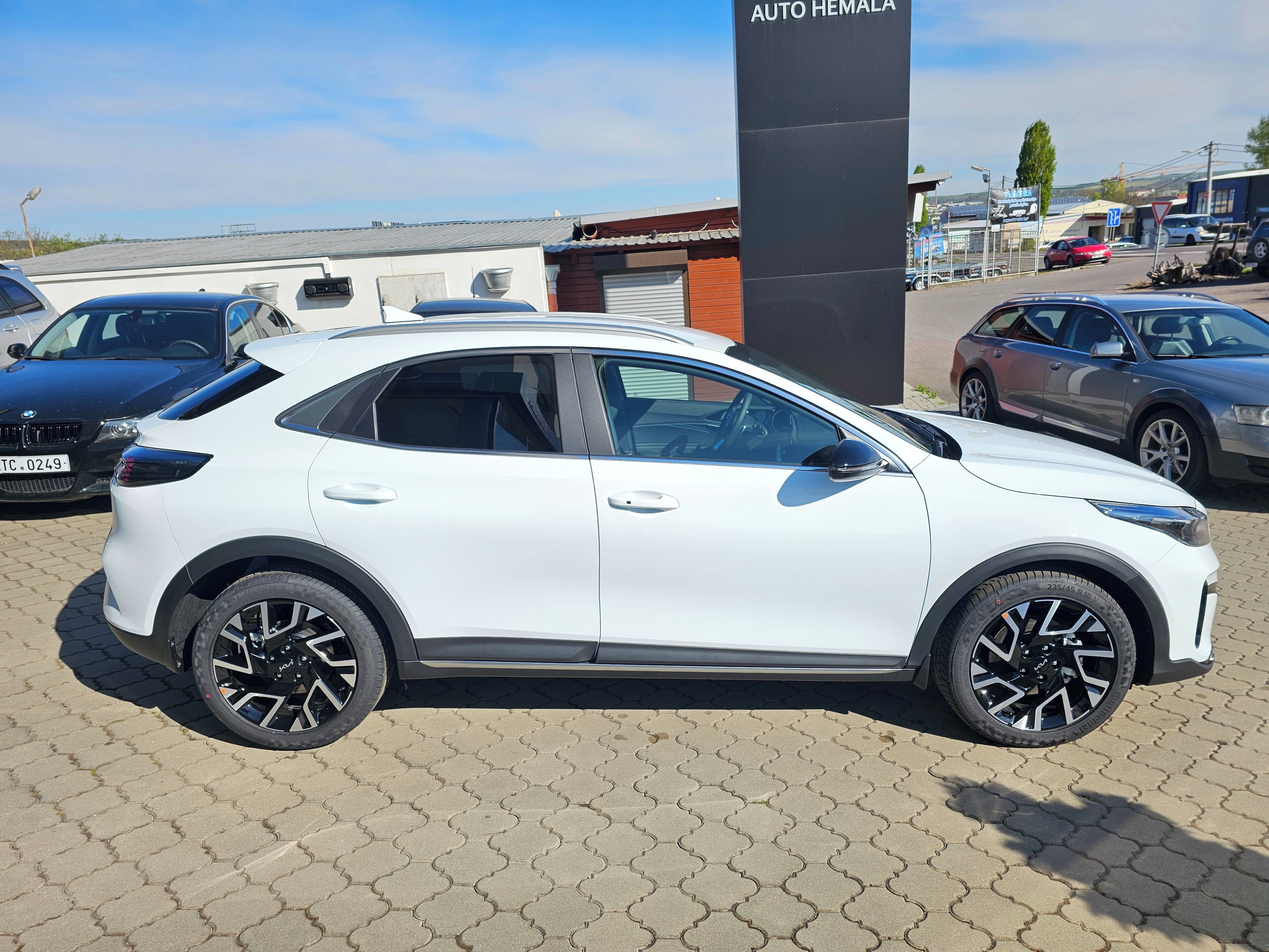 Kia XCee´d, 1,6 T-GDi Steel Edition - fotka 6