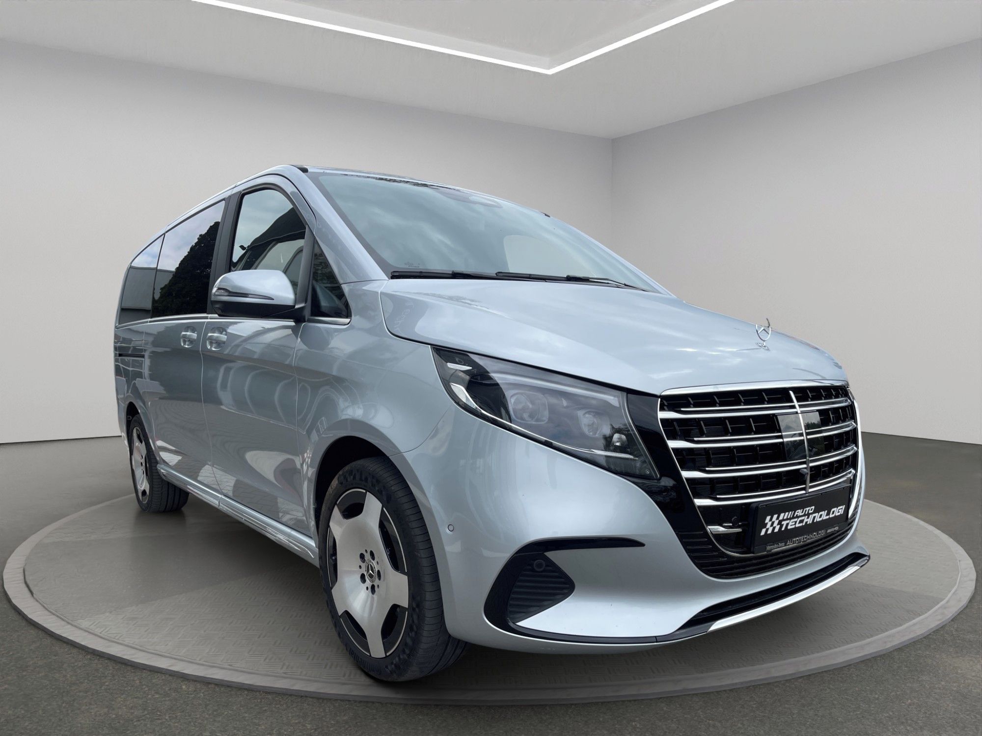 Mercedes-Benz Třídy V, 300 d L 4MATIC EXCLUSIVE - fotka 3