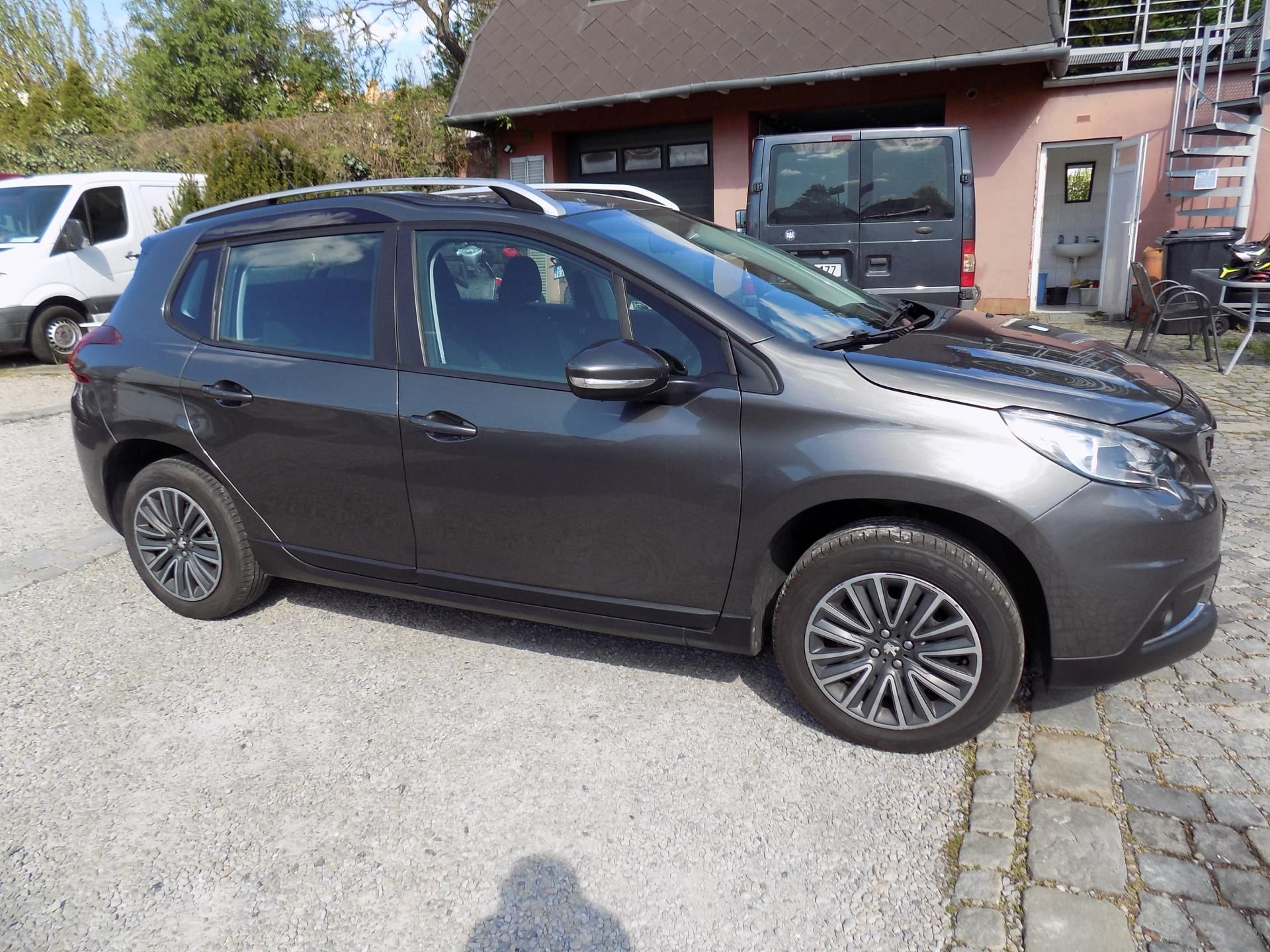 Peugeot 2008, 1,2I 60 KW ACTIVE, TAŽNÉ, ČR - fotka 6