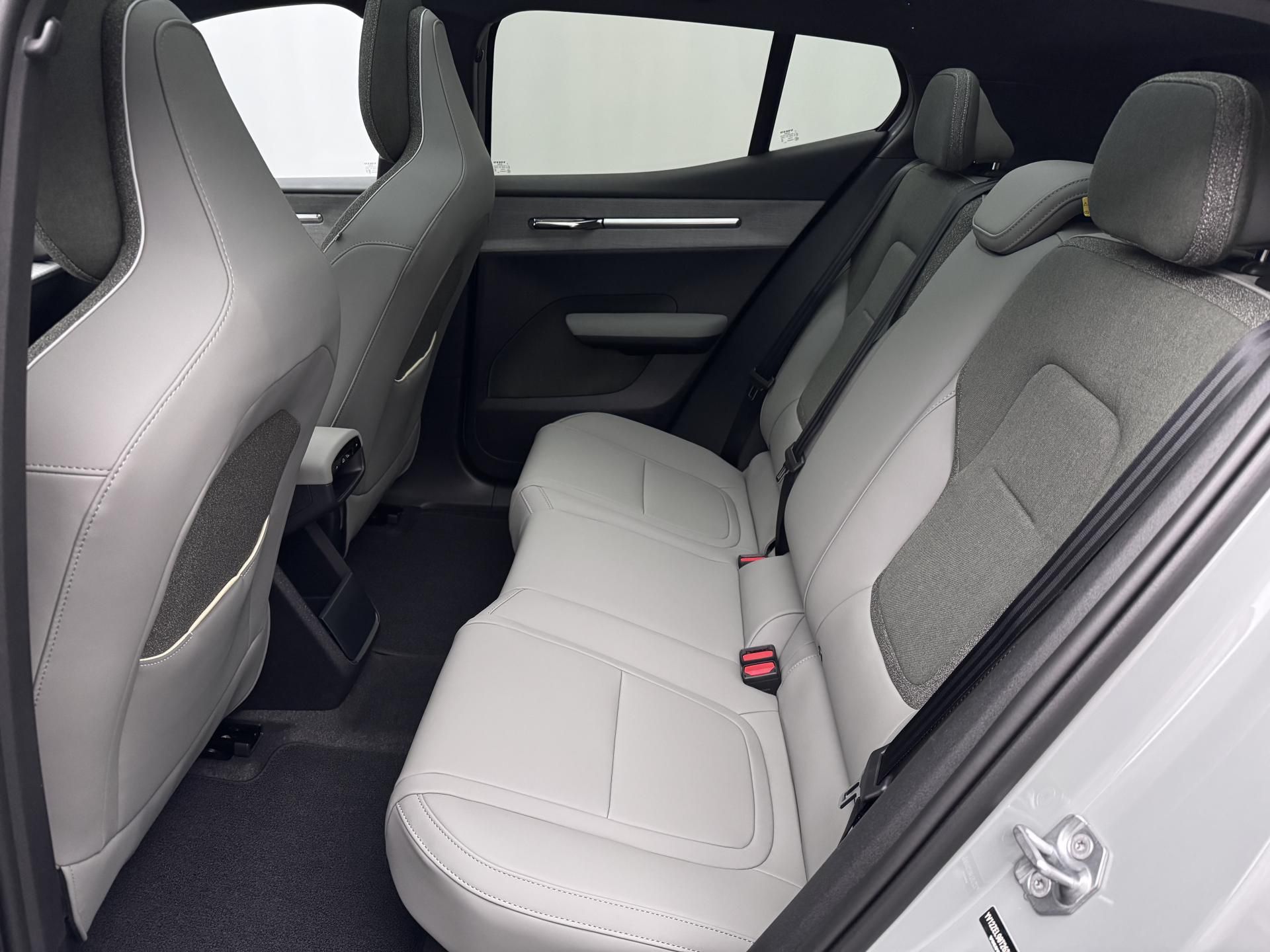 Volvo EX30, PURE ELECTRIC EXTENDED ULTRA - fotka 6