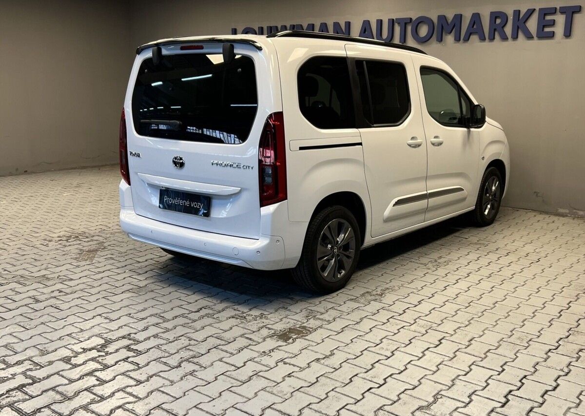 Toyota Proace City Verso, 1,5 8AT FAMILY L1 PANO - fotka 2
