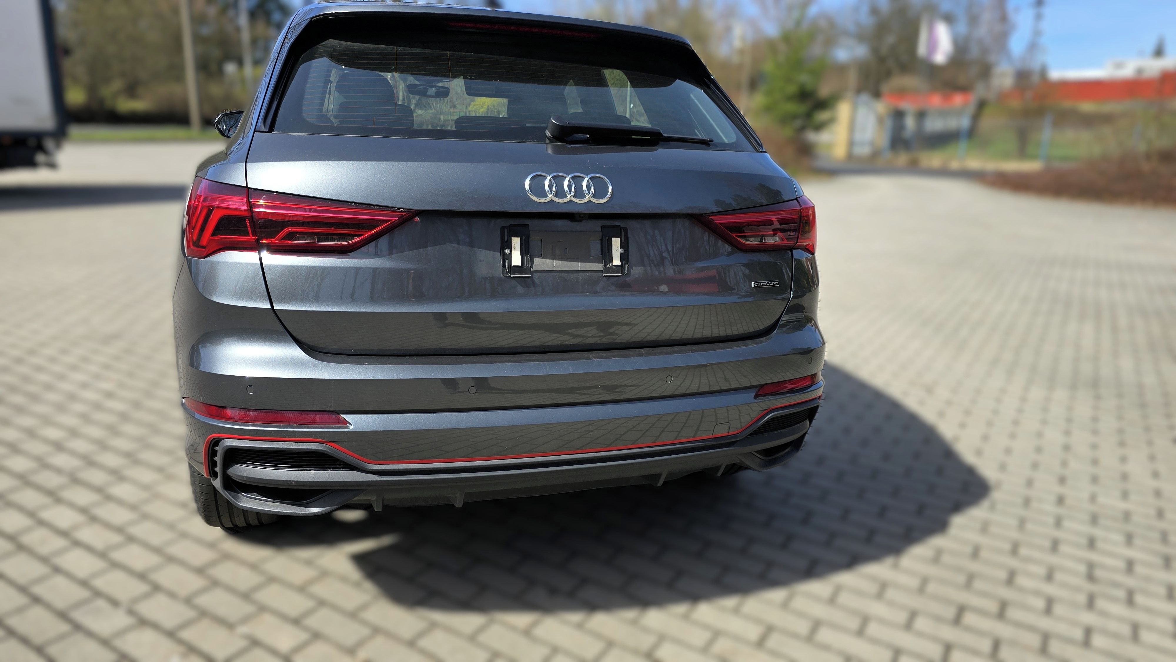 Audi Q3, 35 TDI S-LINE quattro - fotka 5