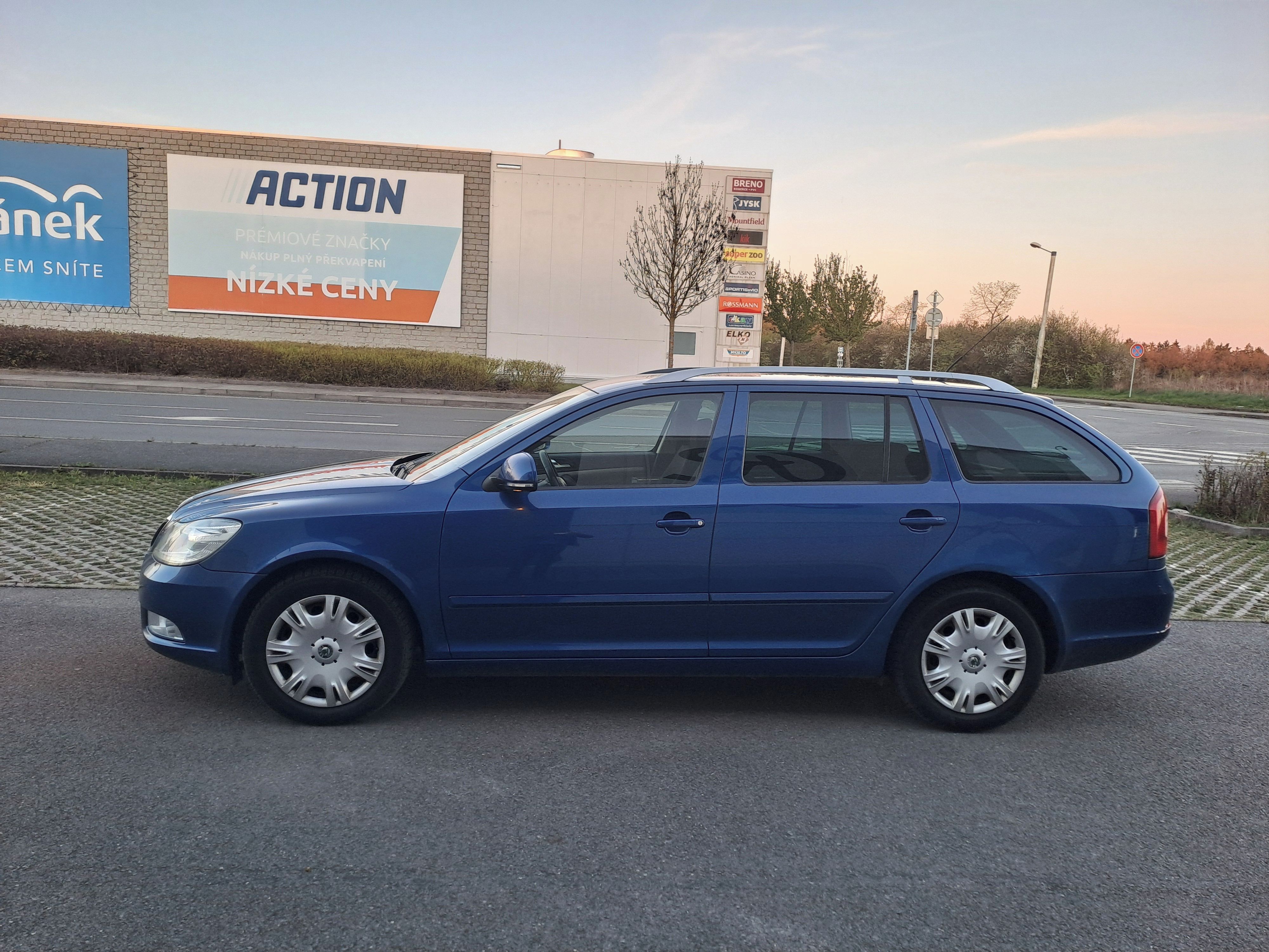 Škoda Octavia, 1.6TDI 77KW KOMBI,ELEGANCE! - fotka 4