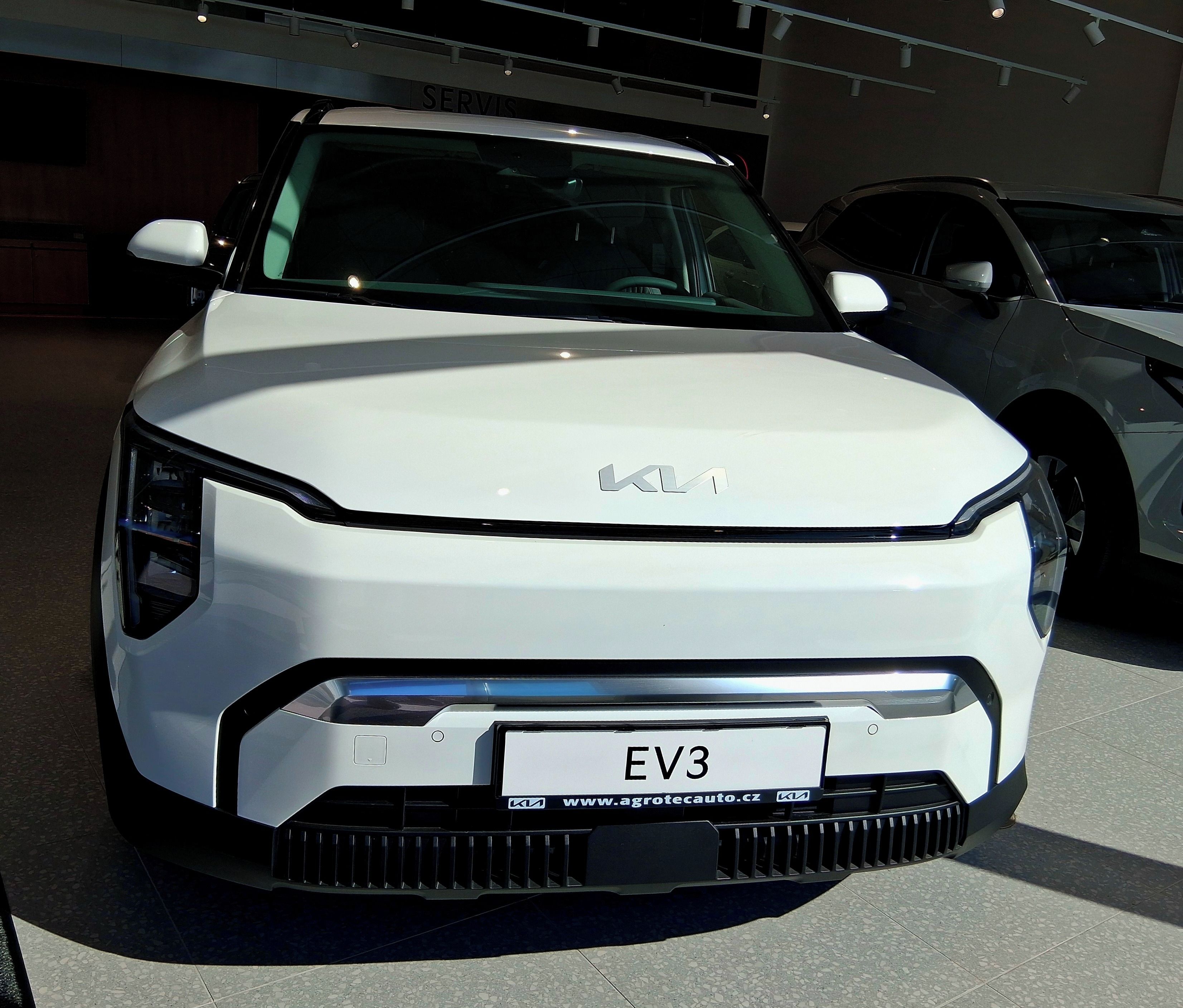 Kia EV3, 4x2 Earth 150 kW 81,4 kWh - fotka 2