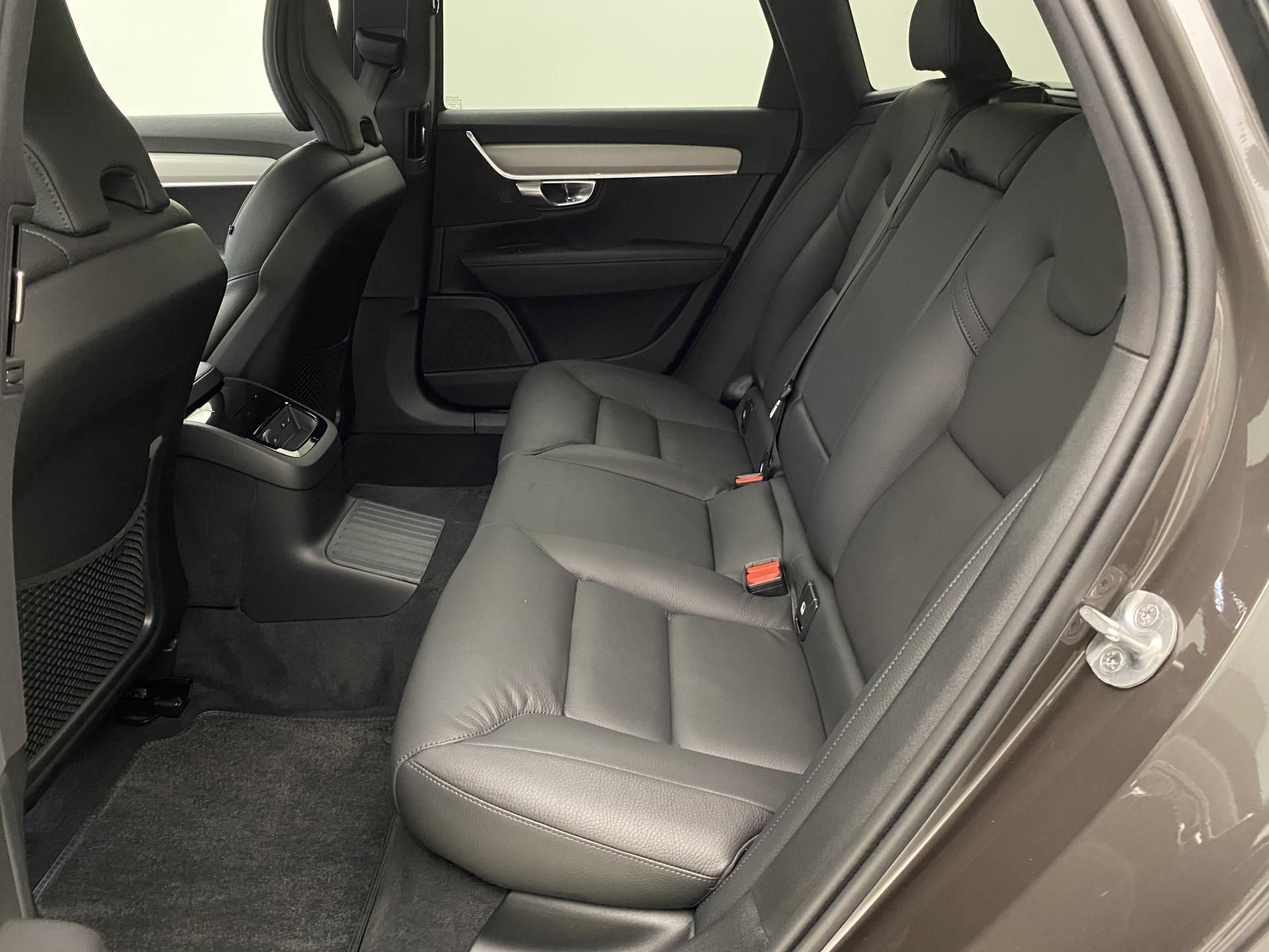 Volvo V90, T6 AWD RECHARGE DARK PLUS AUT - fotka 5