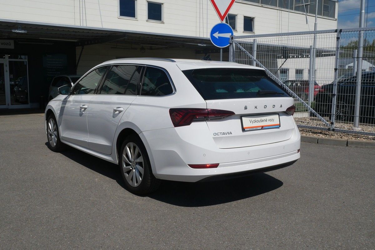 Škoda Octavia, 2.0 TDI 110kW Style Combi - fotka 3
