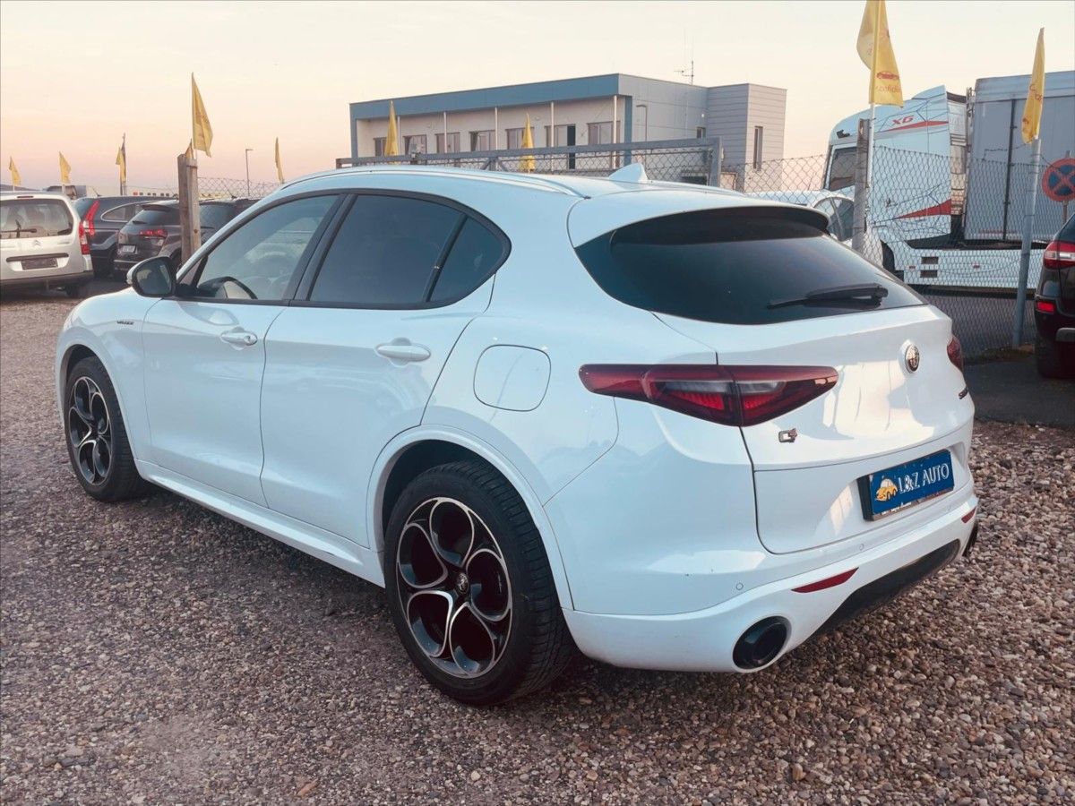 Alfa Romeo Stelvio, 2,1 JTDM  Q4 VELOCE - fotka 4