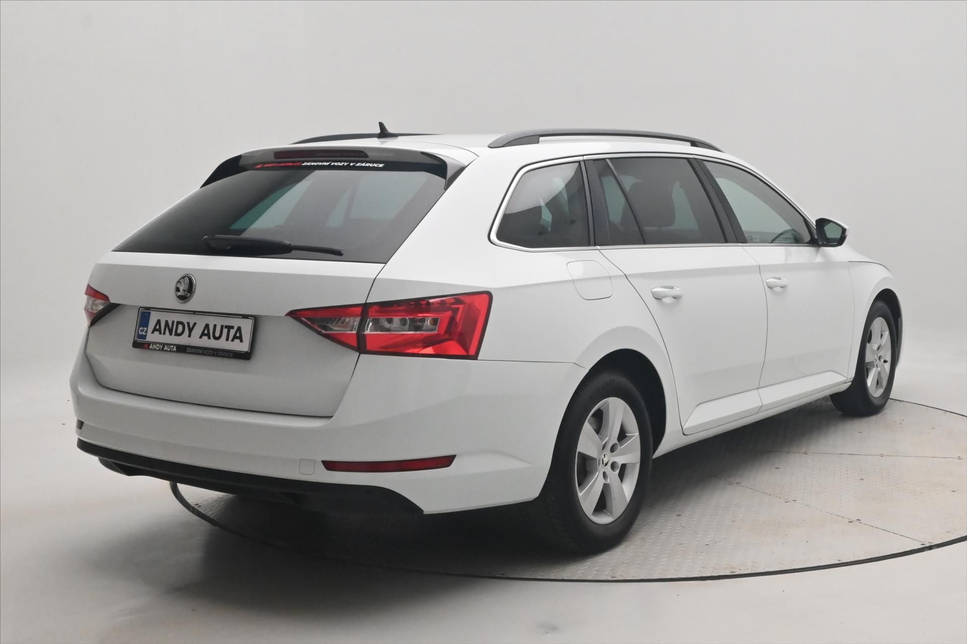 Škoda Superb, 1,6 TDI 88kW Ambition Záruka a - fotka 5