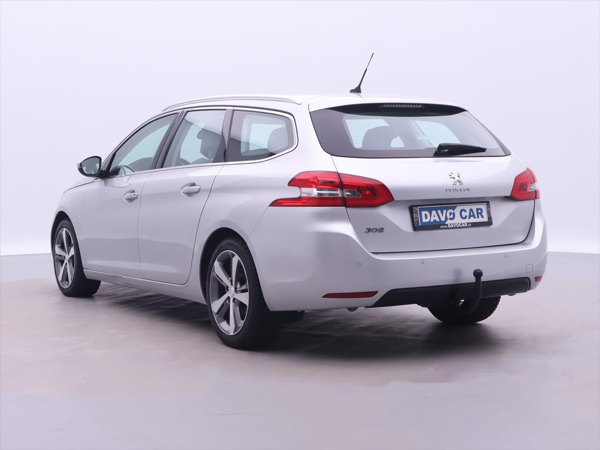 Peugeot 308, 2,0 BlueHDI 110kW Aut. Allure - fotka 5