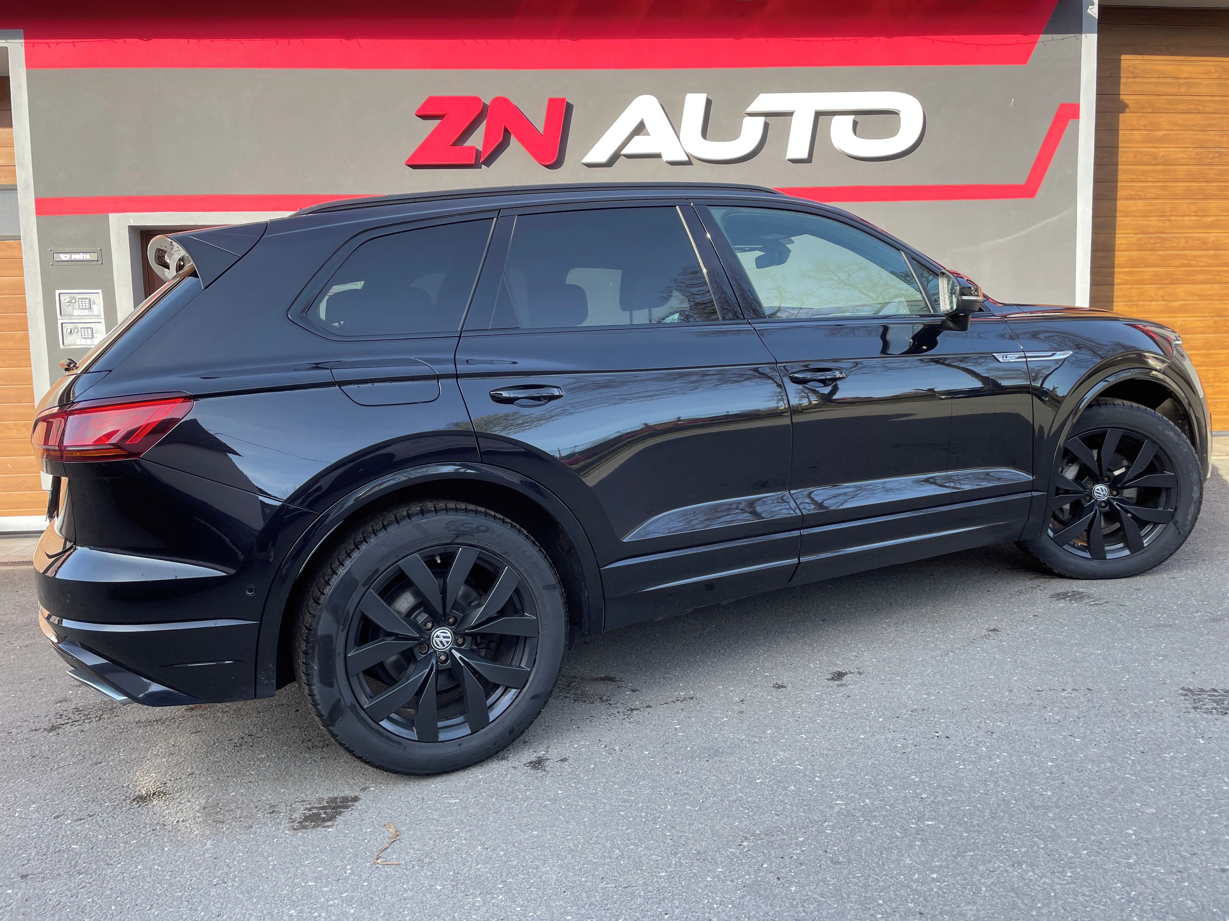 Volkswagen Touareg, TAŽNÉ, WEBASTO, R-LINE - fotka 5