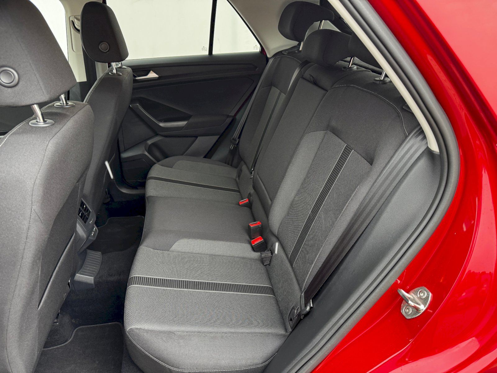 Volkswagen T-Roc, 1,0 TSI 85 KW 6G Life - fotka 6