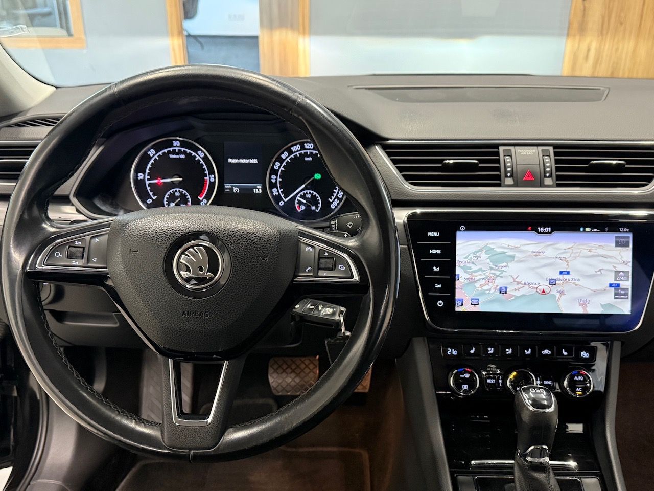 Škoda Superb, COMBI 2.0TDI 110kw DSG, STYLE - fotka 2