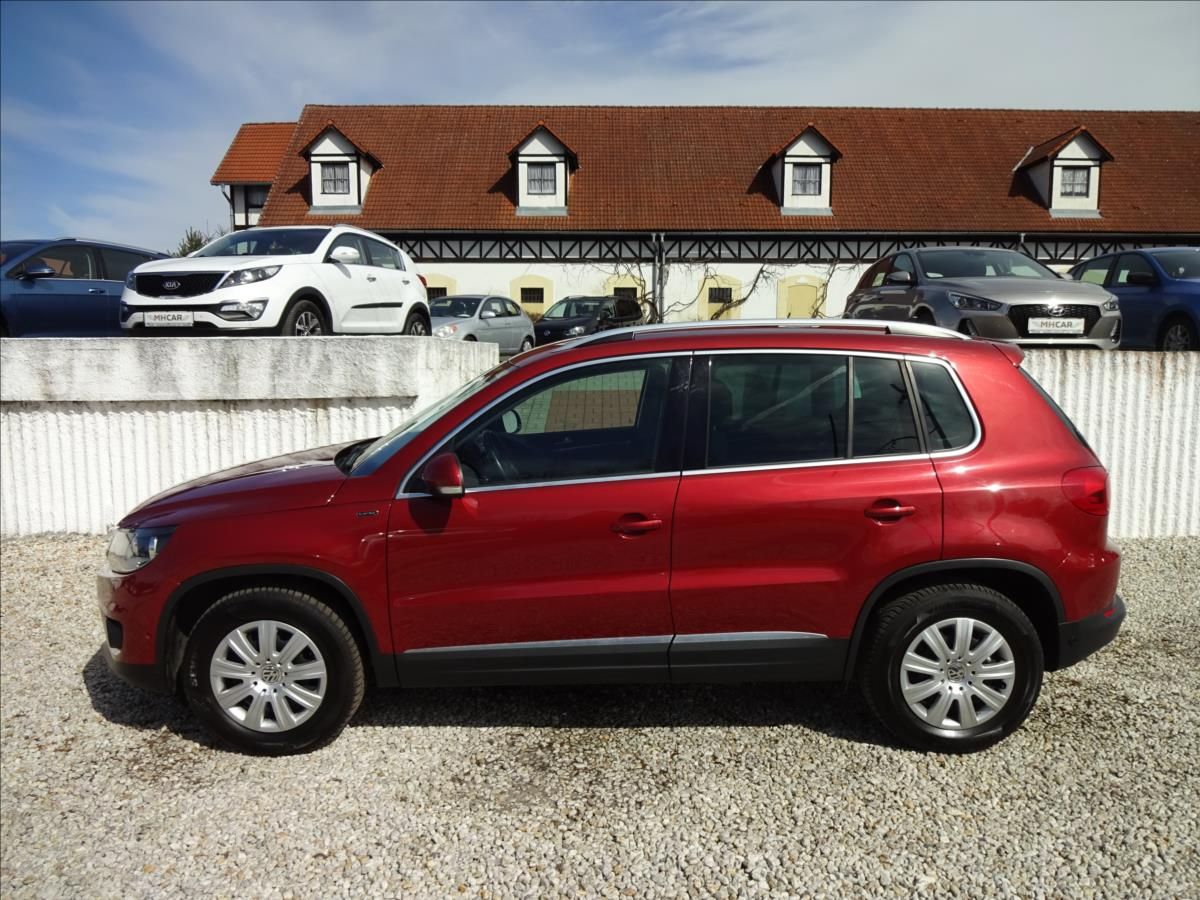 Volkswagen Tiguan, 1.4TSI 92 kW LOUNGE - fotka 4