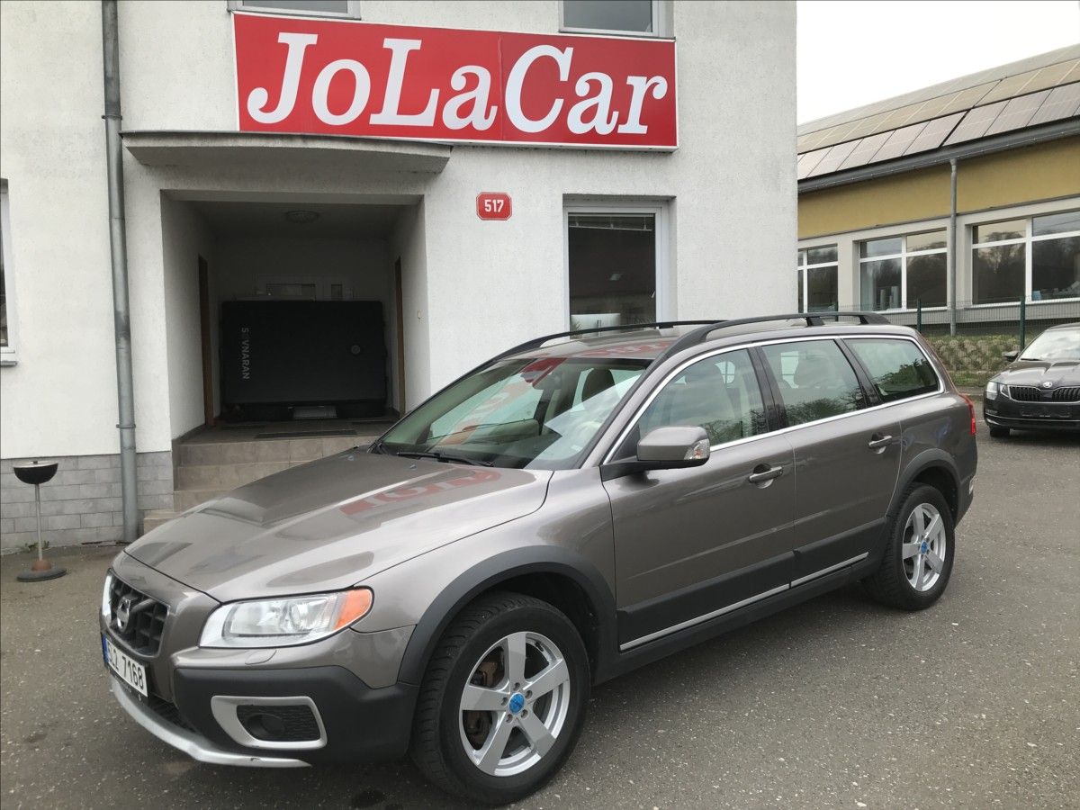 Volvo XC70, 2,4 D5 AWD 6MT - fotka 2